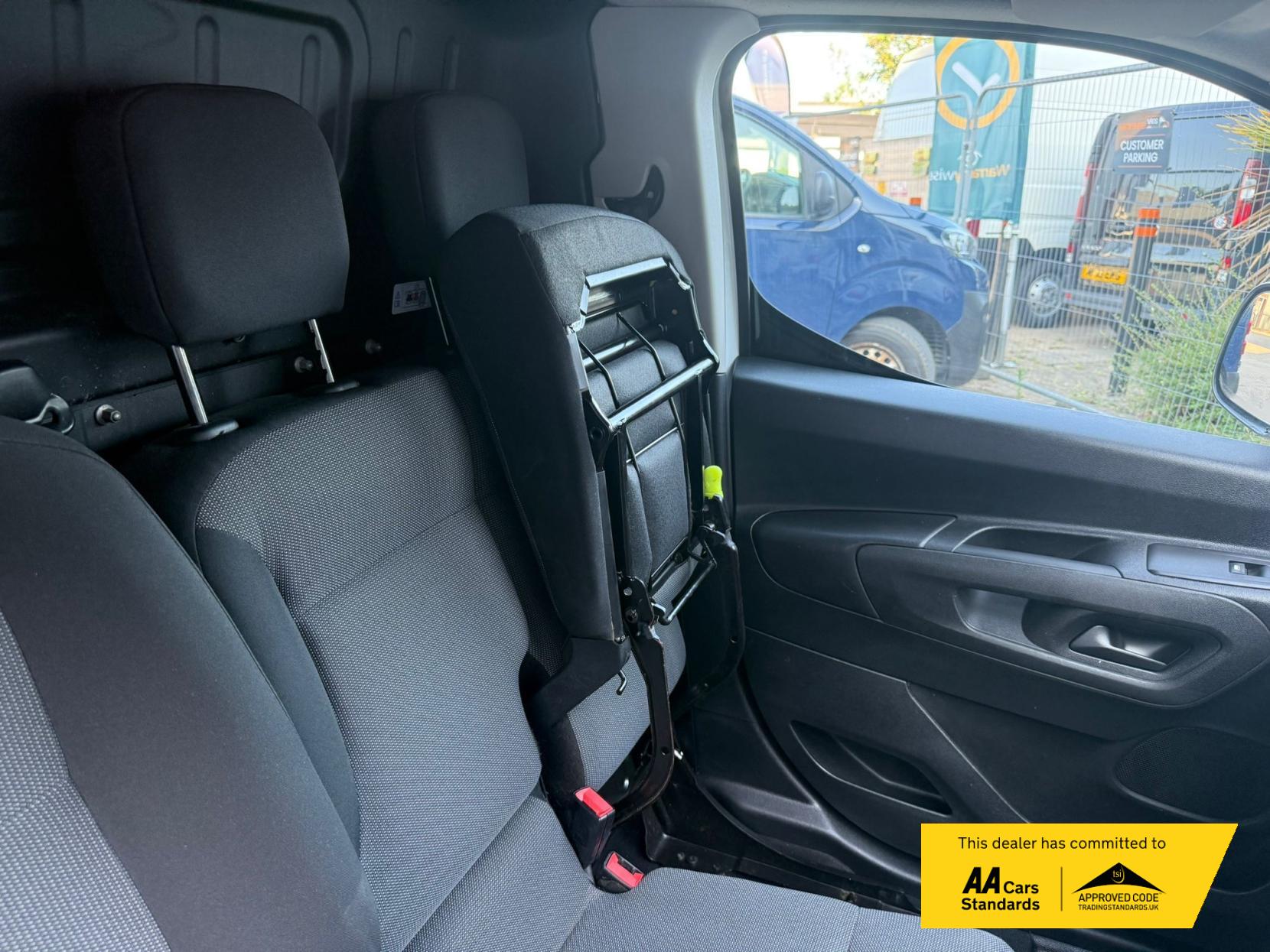 Peugeot Partner 1.5 BlueHDi 1000 Professional Standard Panel Van 5dr Diesel Manual SWB Euro 6 (100 bhp)