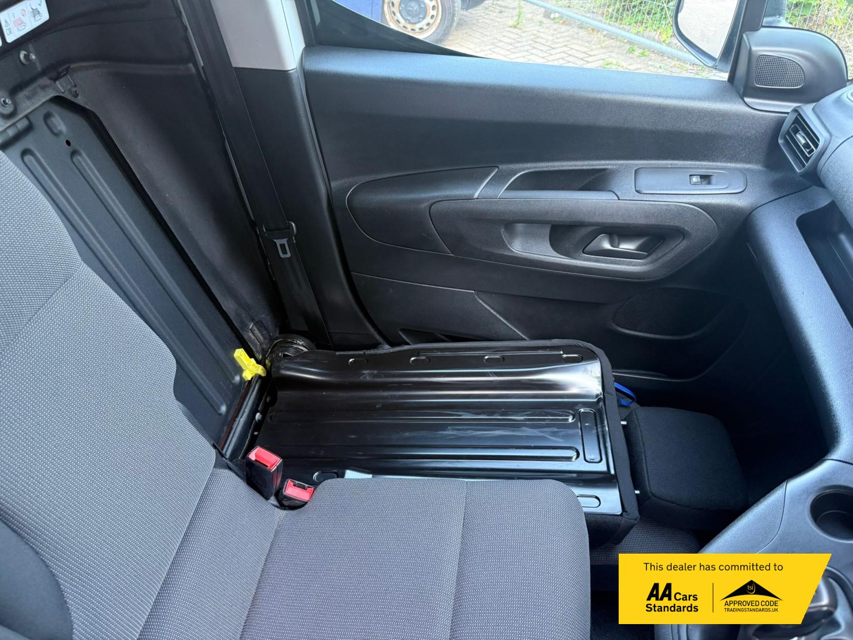 Peugeot Partner 1.5 BlueHDi 1000 Professional Standard Panel Van 5dr Diesel Manual SWB Euro 6 (100 bhp)