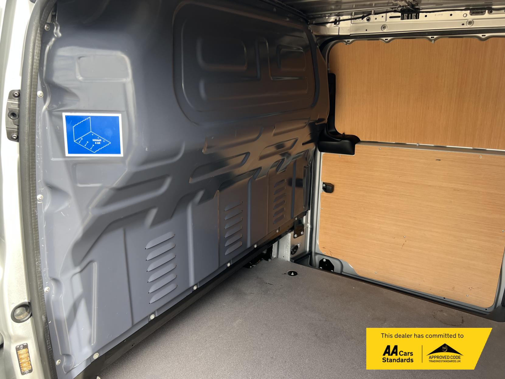 Mercedes-Benz eVito 114 e 41kWh Pure Panel Van 5dr Electric Auto FWD L2 (LWB) (115 ps)