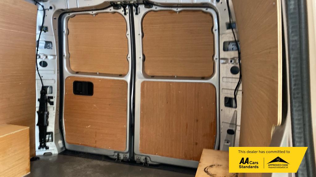 Mercedes-Benz eVito 114 e 41kWh Pure Panel Van 5dr Electric Auto FWD L2 (LWB) (115 ps)