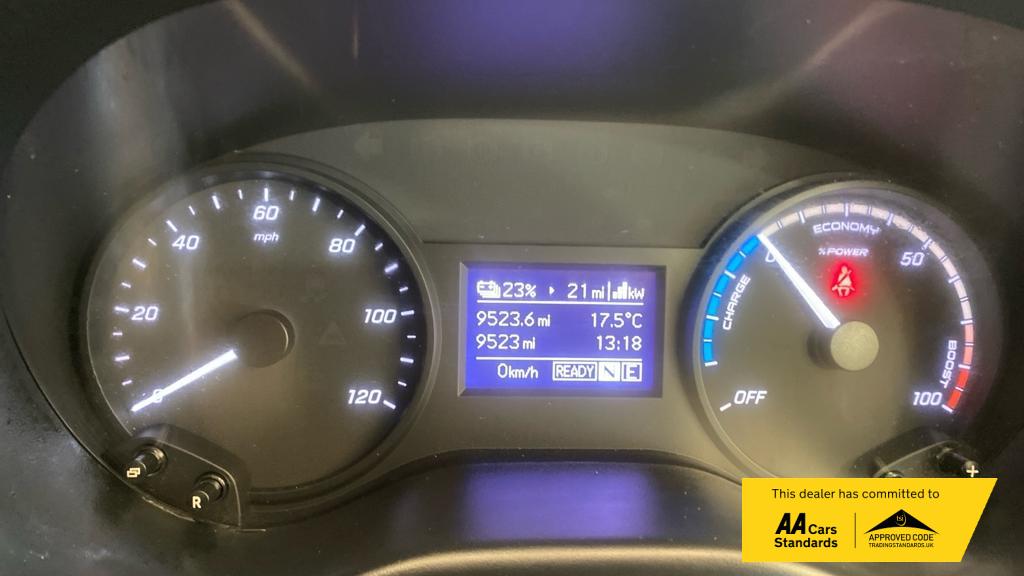 Mercedes-Benz eVito 114 e 41kWh Pure Panel Van 5dr Electric Auto FWD L2 (LWB) (115 ps)