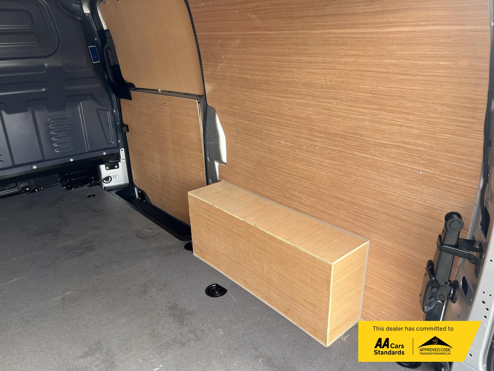 Mercedes-Benz eVito 114 e 41kWh Pure Panel Van 5dr Electric Auto FWD L2 (LWB) (115 ps)