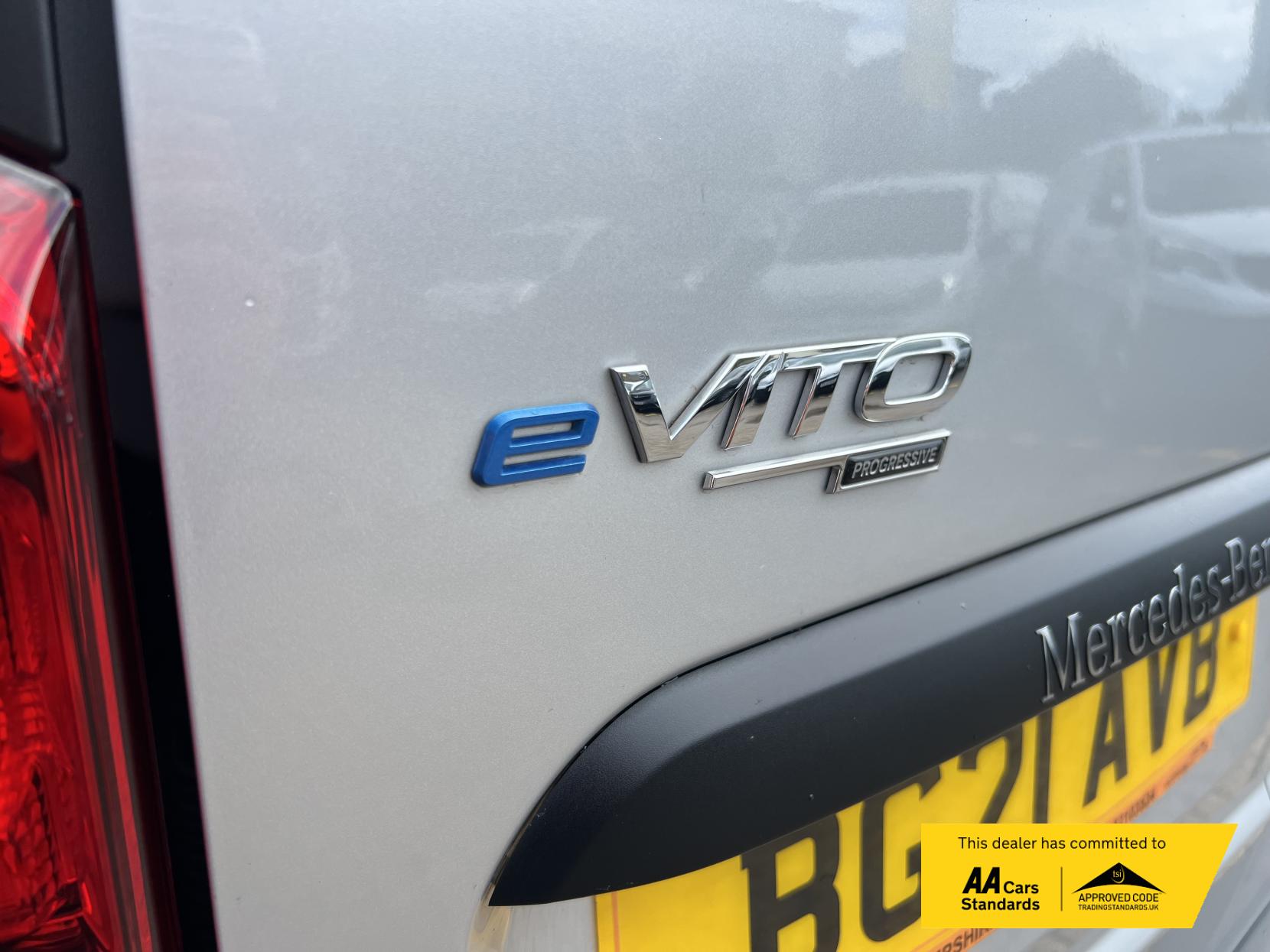 Mercedes-Benz eVito 114 e 41kWh Pure Panel Van 5dr Electric Auto FWD L2 (LWB) (115 ps)