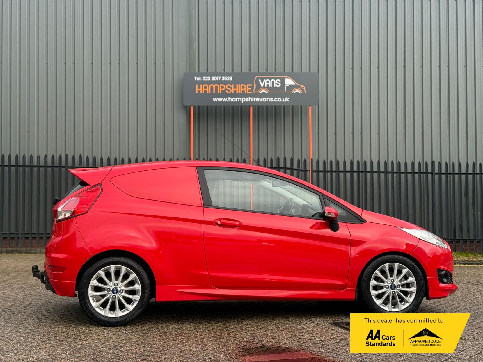Ford Fiesta Van 1.5 TDCi Sport Panel Van 3dr Diesel Manual (94 g/km, 94 bhp)