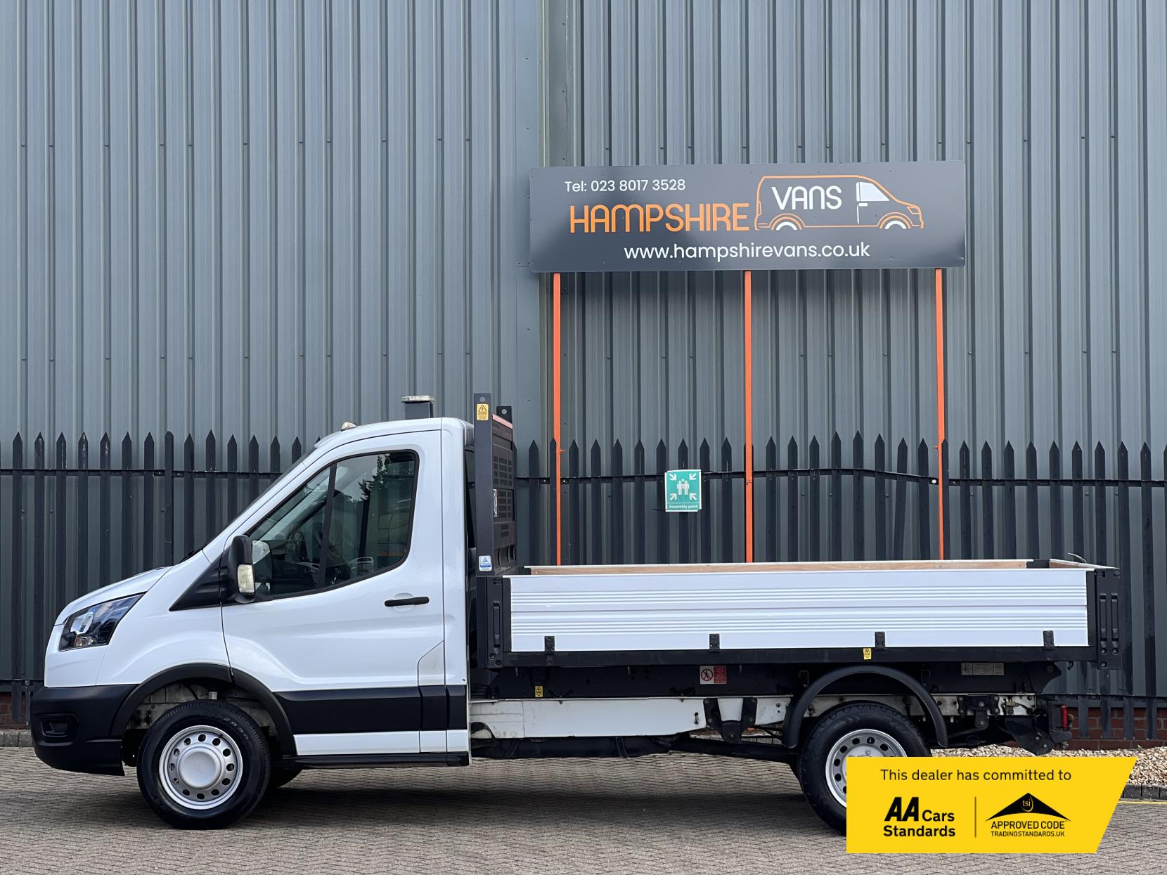 Ford Transit 2.0 350 EcoBlue Leader Tipper 2dr Diesel Manual RWD L2 Euro 6 (s/s) (1-Stop) (130 ps)