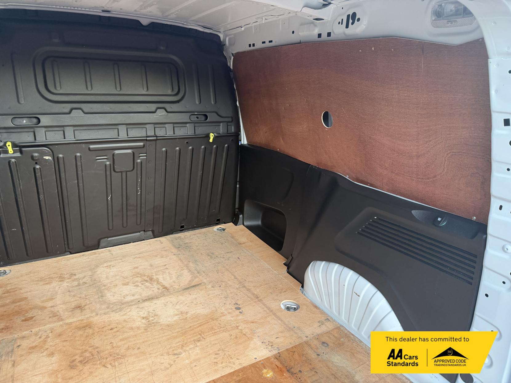 Vauxhall Combo 1.5 Turbo D 2300 Pro Panel Van 5dr Diesel Manual L1 H1 Euro 6 (s/s) (100 ps)