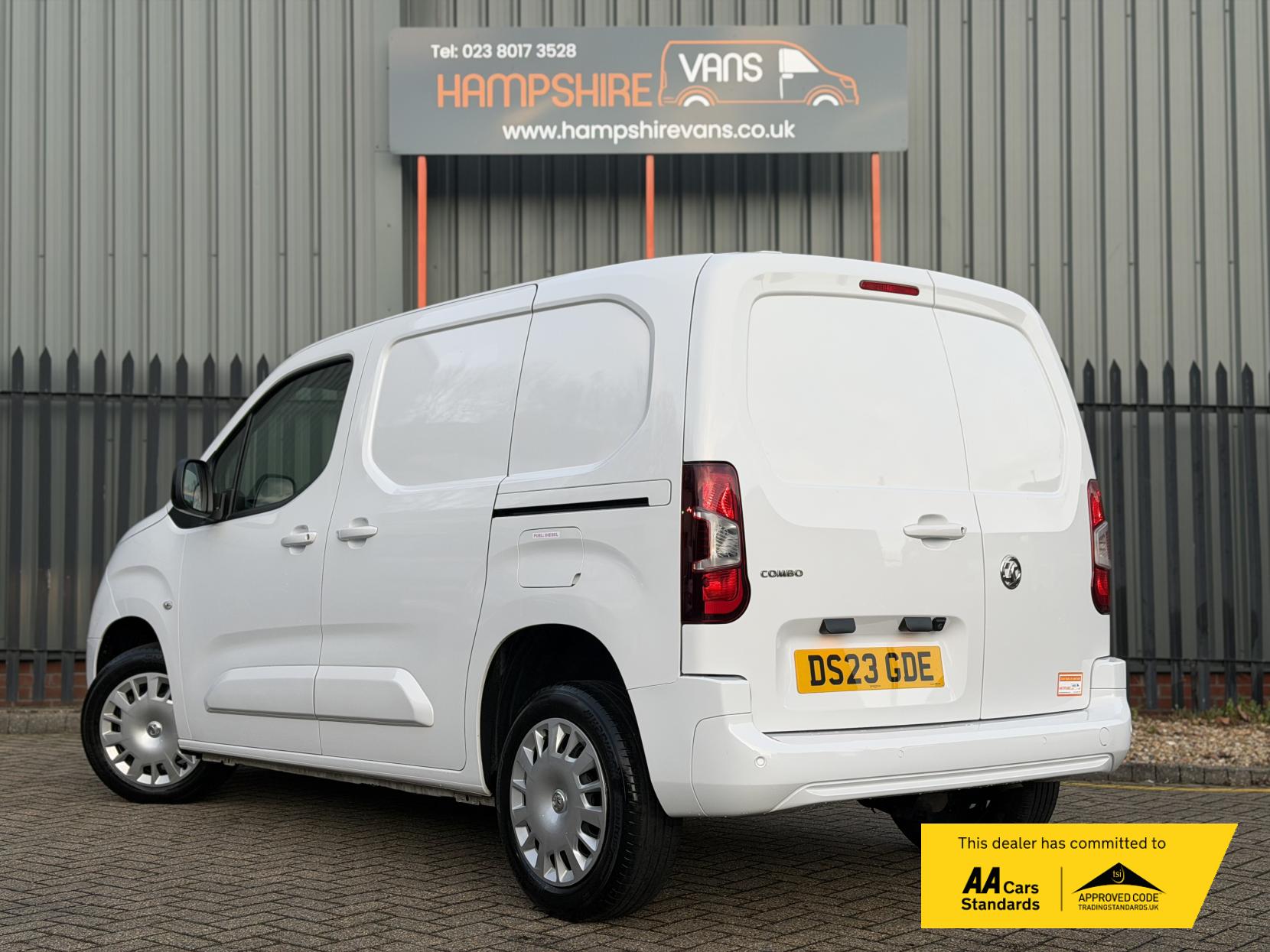 Vauxhall Combo 1.5 Turbo D 2300 Pro Panel Van 5dr Diesel Manual L1 H1 Euro 6 (s/s) (100 ps)