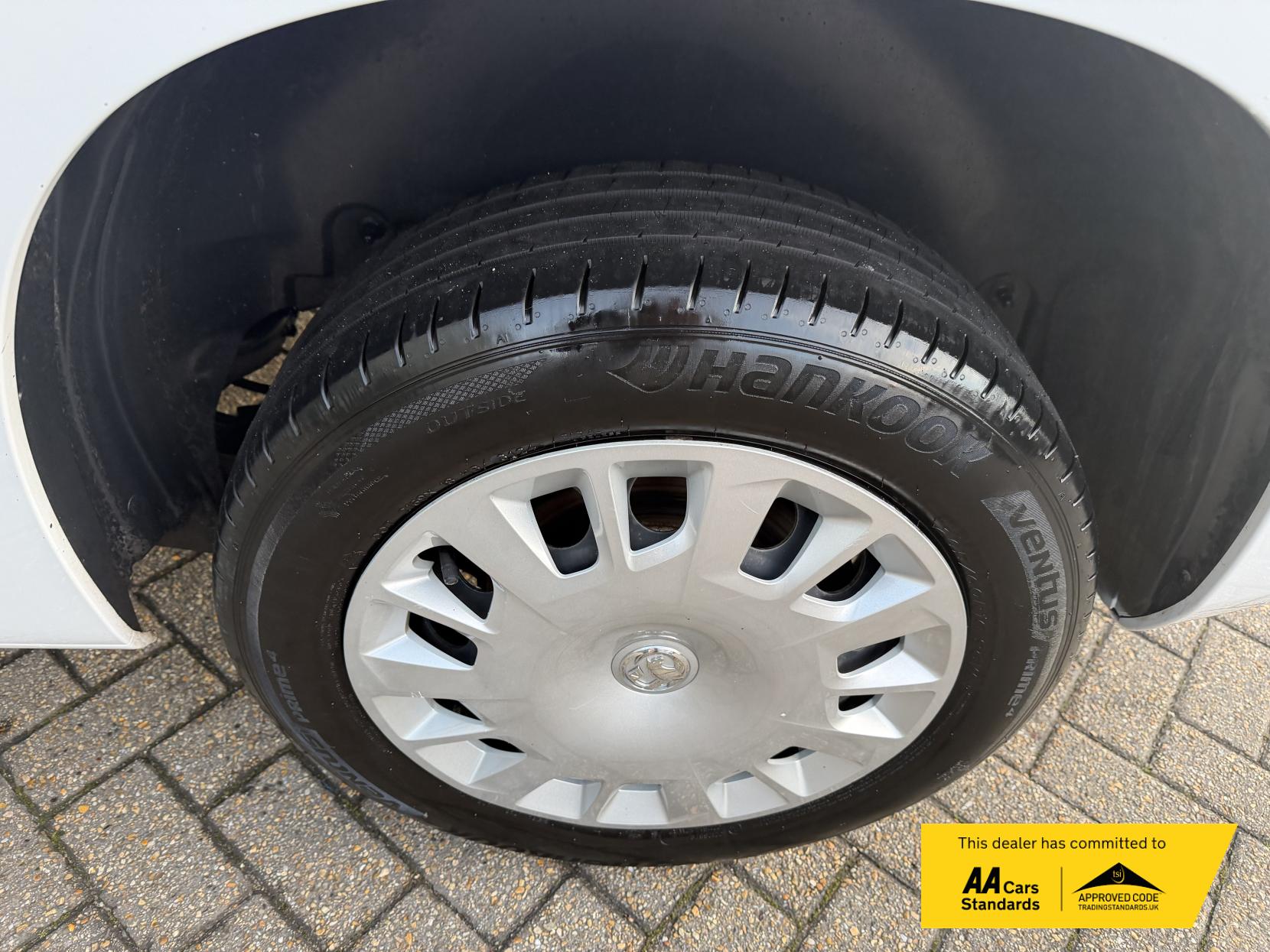 Vauxhall Combo 1.5 Turbo D 2300 Pro Panel Van 5dr Diesel Manual L1 H1 Euro 6 (s/s) (100 ps)