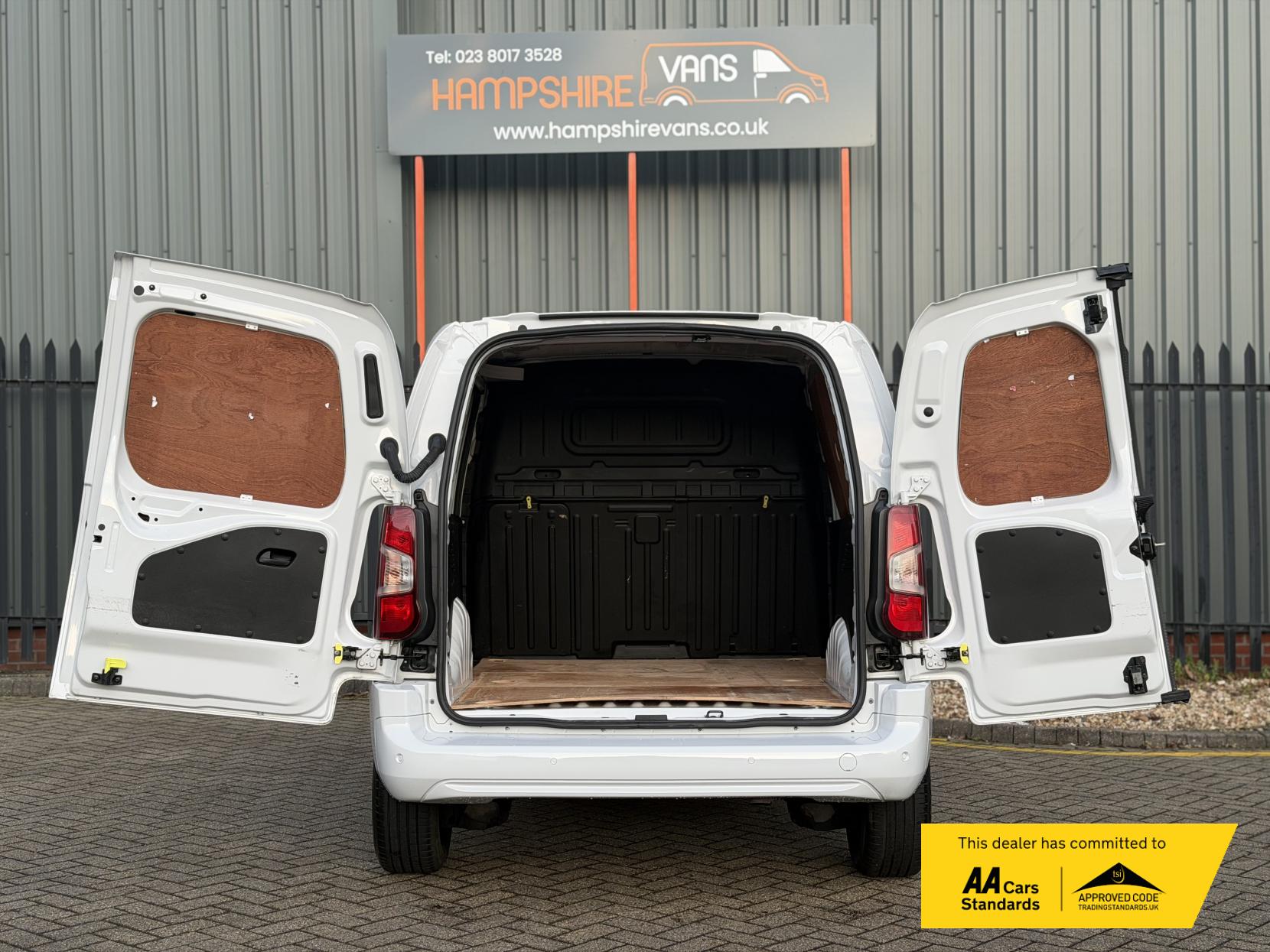 Vauxhall Combo 1.5 Turbo D 2300 Pro Panel Van 5dr Diesel Manual L1 H1 Euro 6 (s/s) (100 ps)