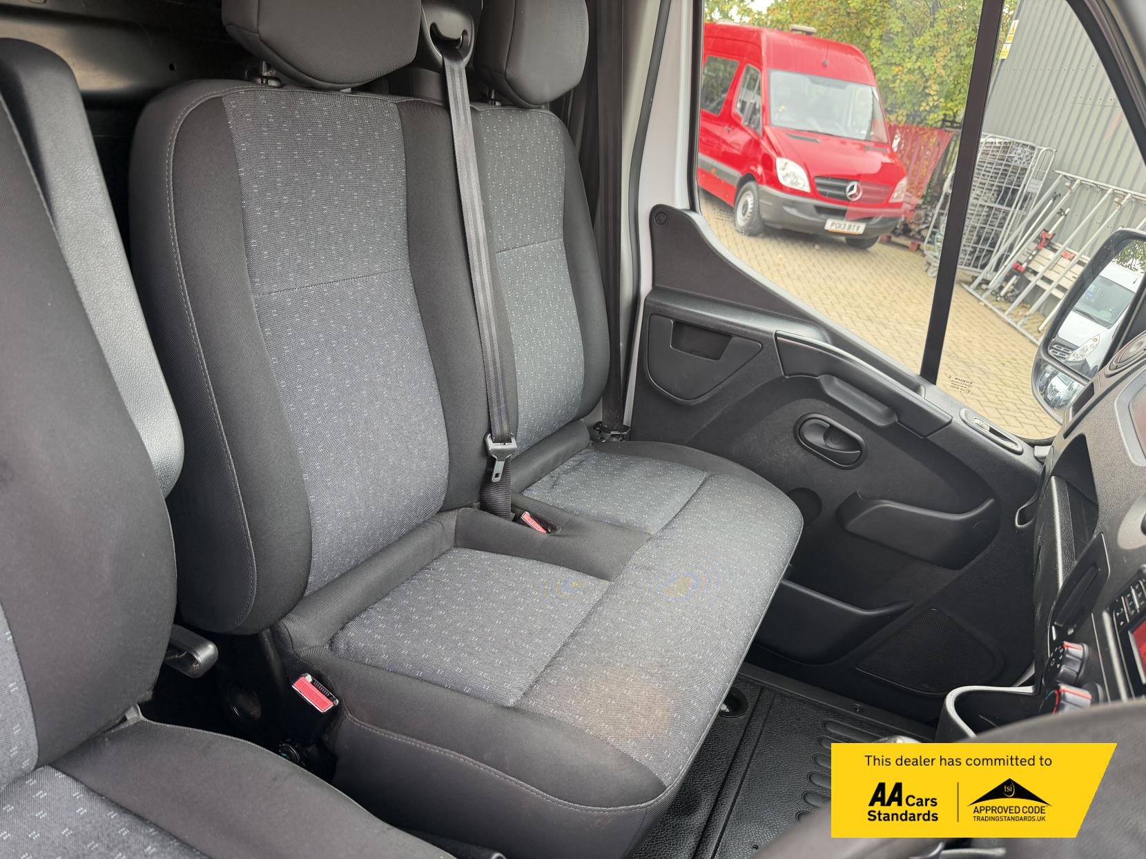 Vauxhall Movano 2.3 CDTi 3500 Panel Van 5dr Diesel Manual FWD L1 H1 Euro 6 (110 ps)