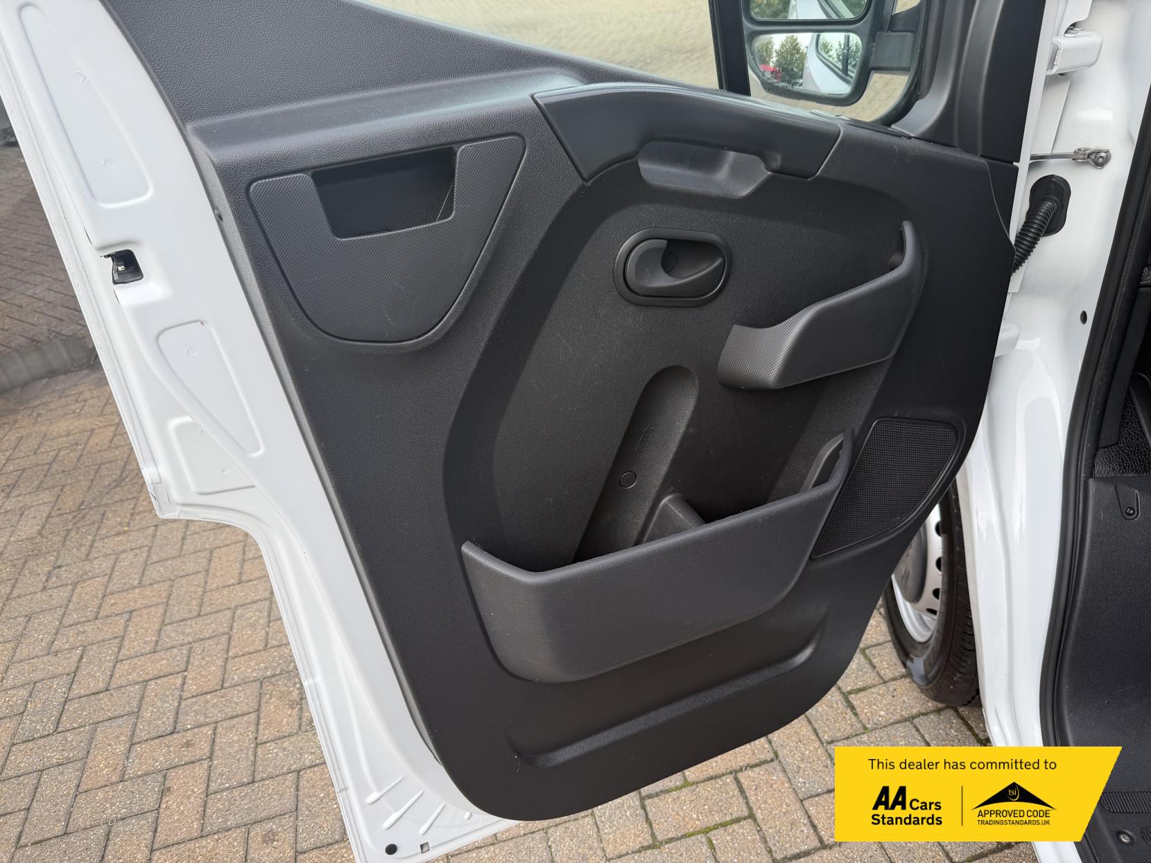 Vauxhall Movano 2.3 CDTi 3500 Panel Van 5dr Diesel Manual FWD L1 H1 Euro 6 (110 ps)