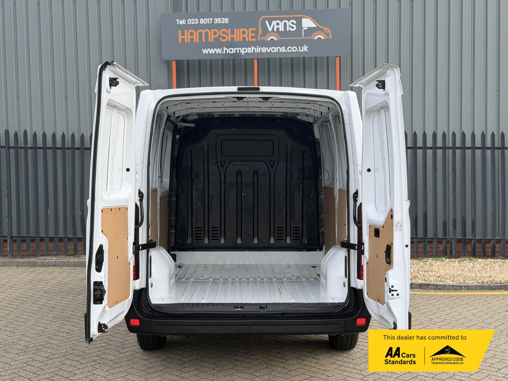 Vauxhall Movano 2.3 CDTi 3500 Panel Van 5dr Diesel Manual FWD L1 H1 Euro 6 (110 ps)