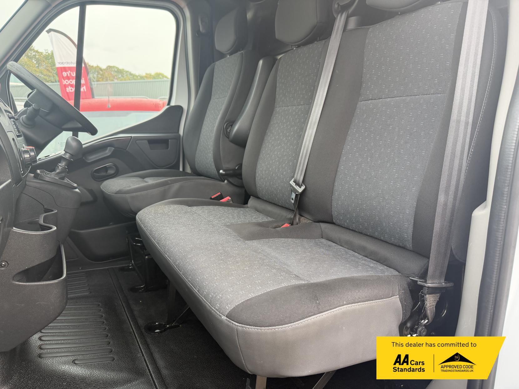 Vauxhall Movano 2.3 CDTi 3500 Panel Van 5dr Diesel Manual FWD L1 H1 Euro 6 (110 ps)
