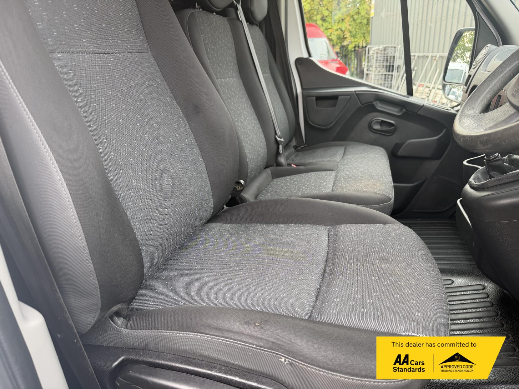 Vauxhall Movano 2.3 CDTi 3500 Panel Van 5dr Diesel Manual FWD L1 H1 Euro 6 (110 ps)