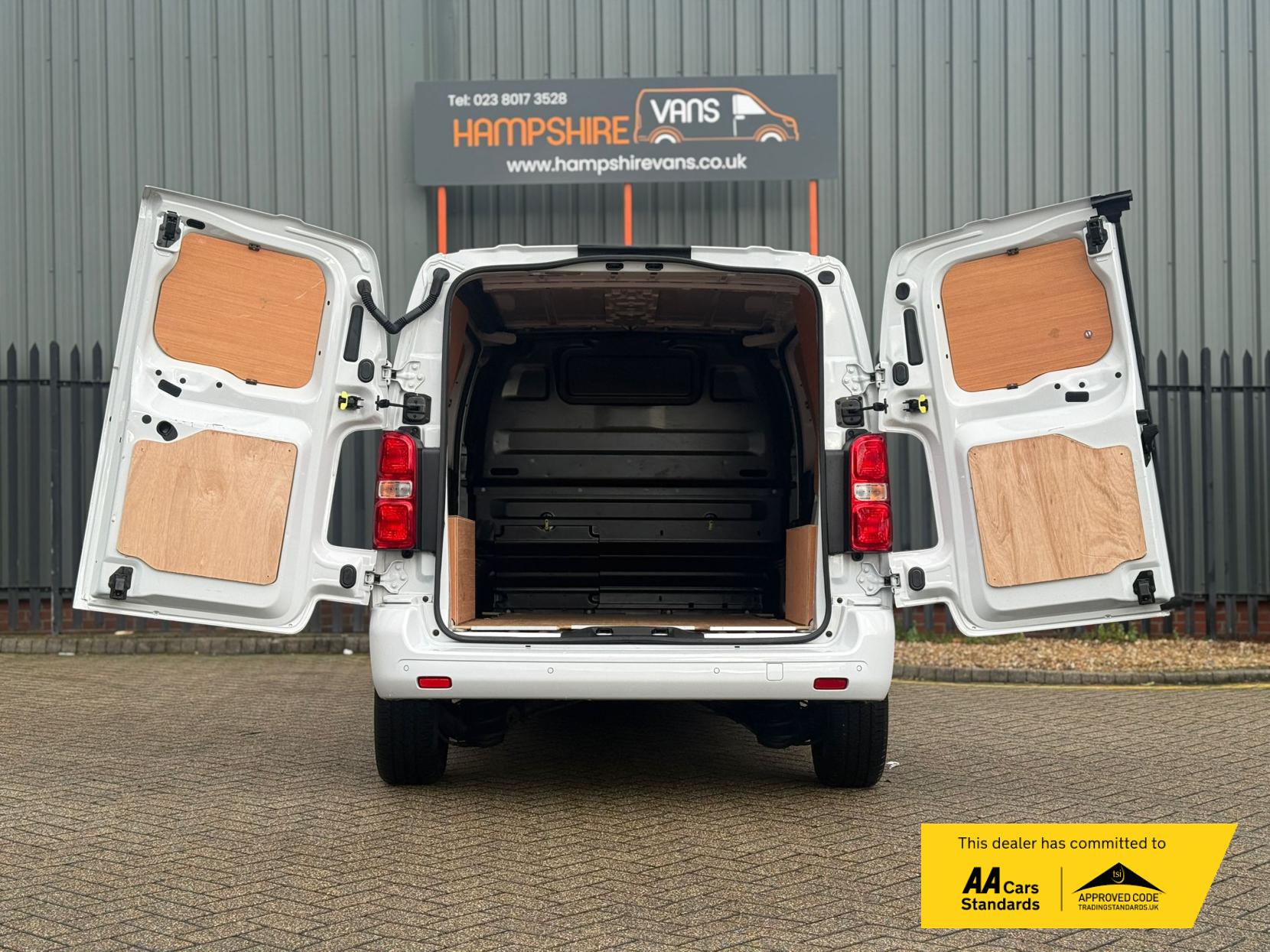 Peugeot Expert 1.5 BlueHDi 1000 Asphalt Premium + Standard Panel Van 6dr Diesel Manual MWB Euro 6 (s/s) (100 bhp)