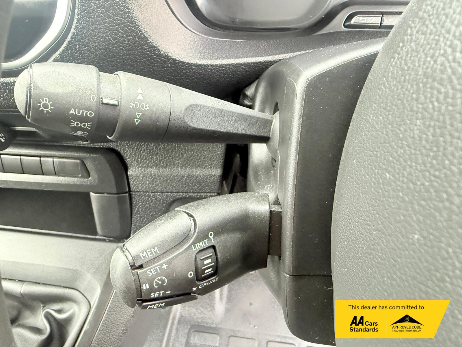 Peugeot Expert 1.5 BlueHDi 1000 Asphalt Premium + Standard Panel Van 6dr Diesel Manual MWB Euro 6 (s/s) (100 bhp)