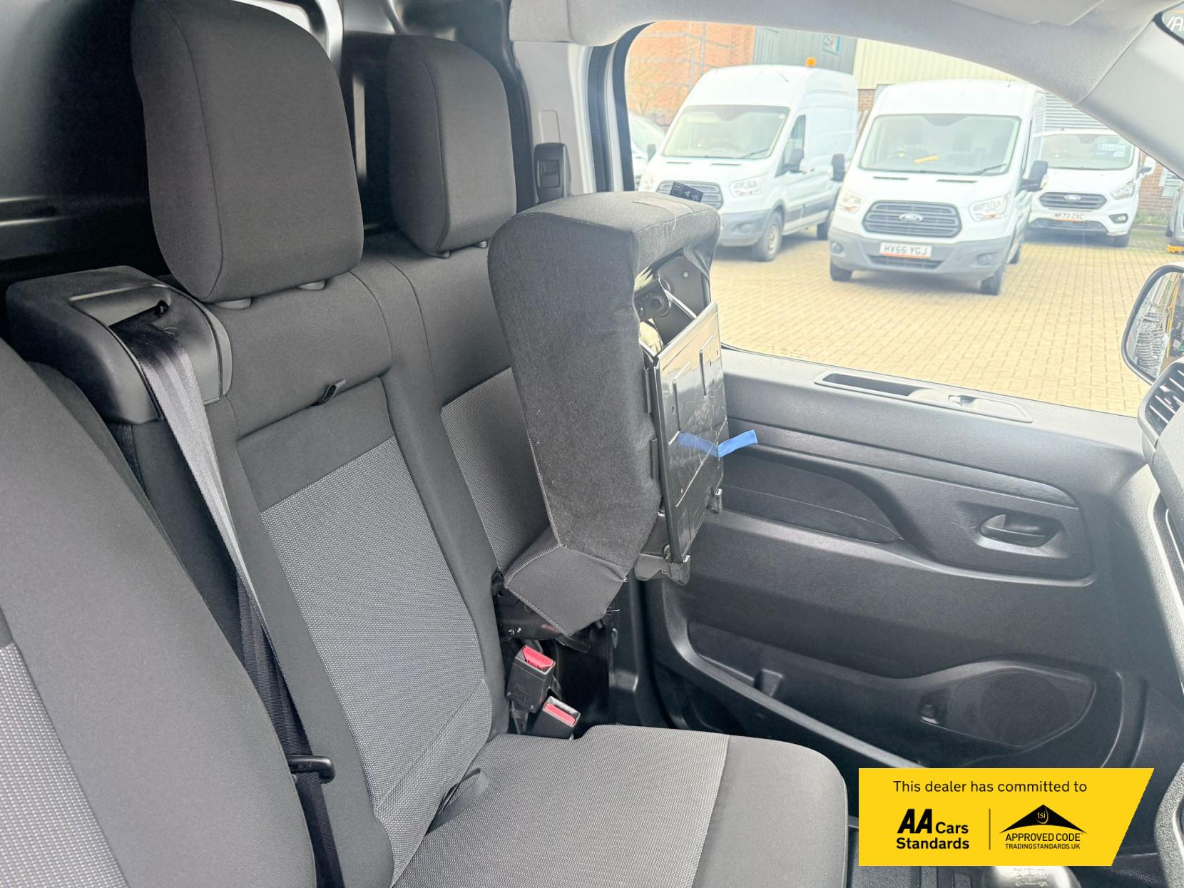 Peugeot Expert 1.5 BlueHDi 1000 Asphalt Premium + Standard Panel Van 6dr Diesel Manual MWB Euro 6 (s/s) (100 bhp)