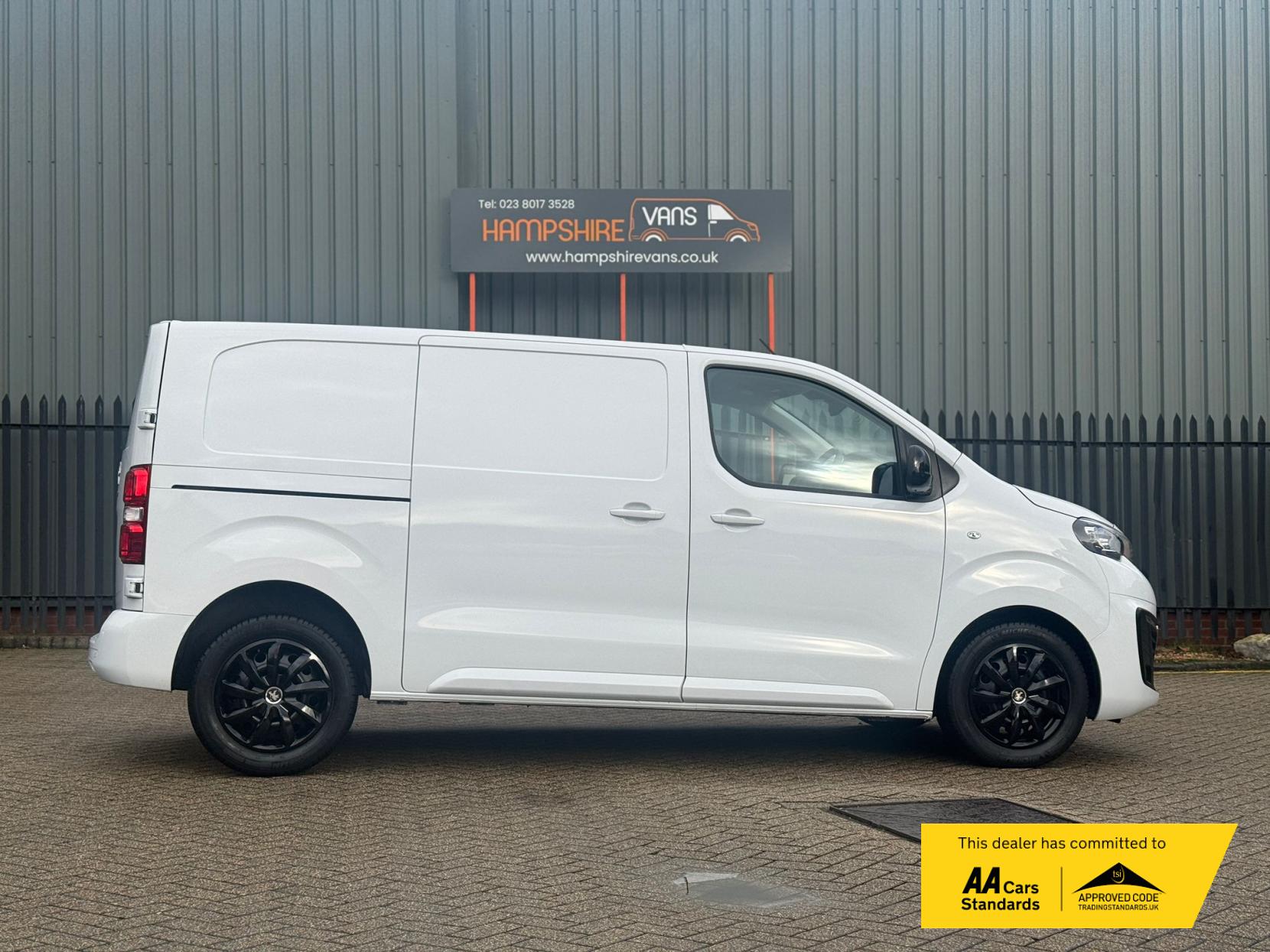 Peugeot Expert 1.5 BlueHDi 1000 Asphalt Premium + Standard Panel Van 6dr Diesel Manual MWB Euro 6 (s/s) (100 bhp)