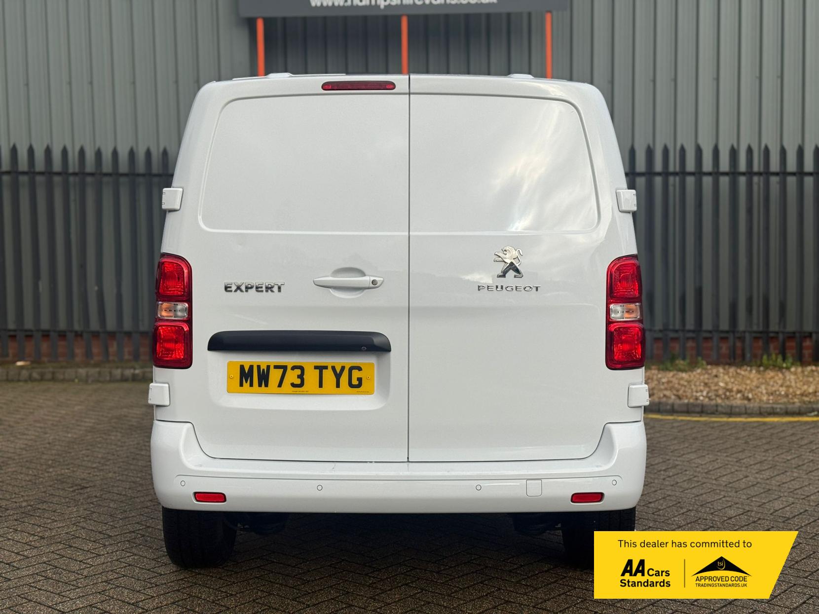 Peugeot Expert 1.5 BlueHDi 1000 Asphalt Premium + Standard Panel Van 6dr Diesel Manual MWB Euro 6 (s/s) (100 bhp)