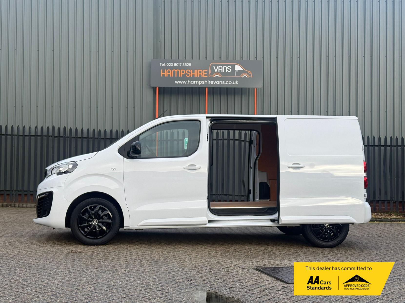 Peugeot Expert 1.5 BlueHDi 1000 Asphalt Premium + Standard Panel Van 6dr Diesel Manual MWB Euro 6 (s/s) (100 bhp)