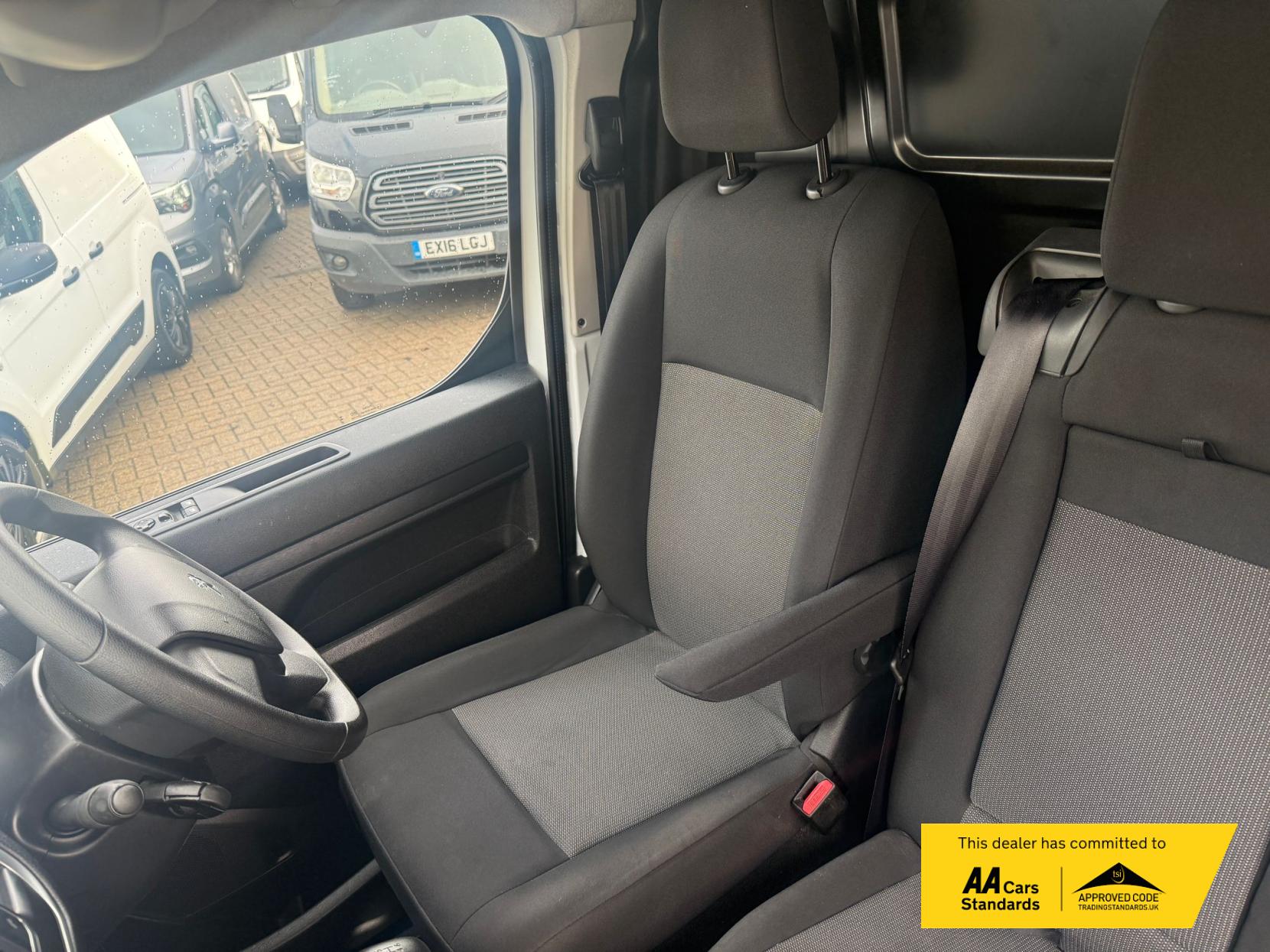 Peugeot Expert 1.5 BlueHDi 1000 Asphalt Premium + Standard Panel Van 6dr Diesel Manual MWB Euro 6 (s/s) (100 bhp)