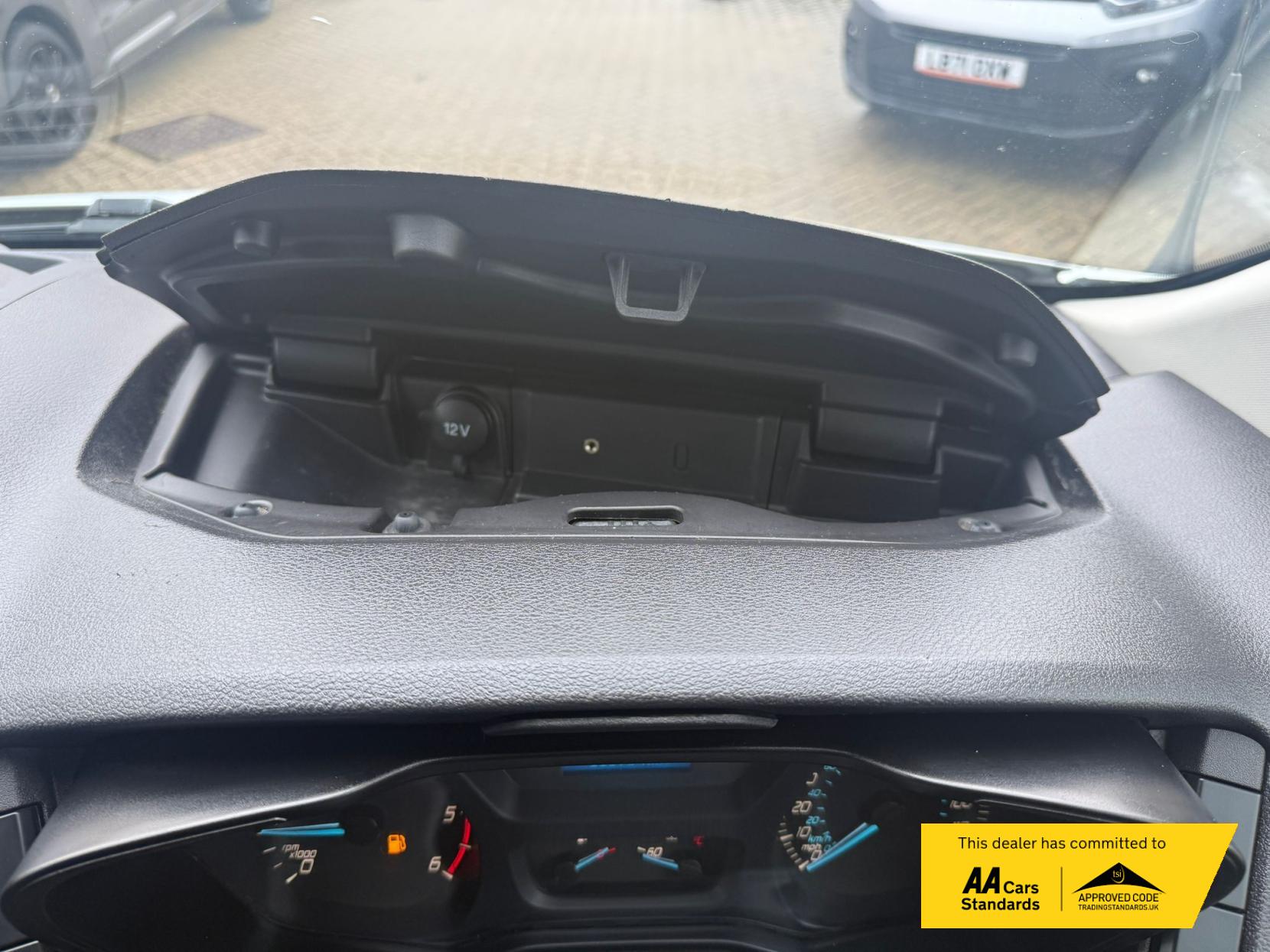 2019 Ford Transit - Thumbnail 35