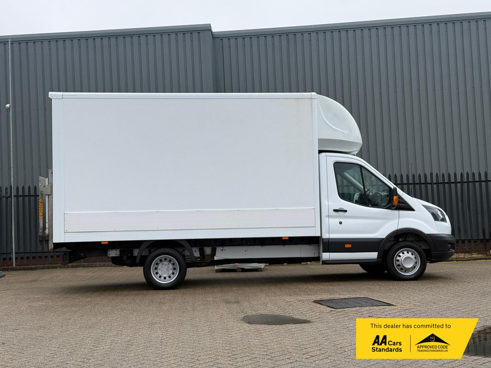 2019 Ford Transit - Thumbnail 7