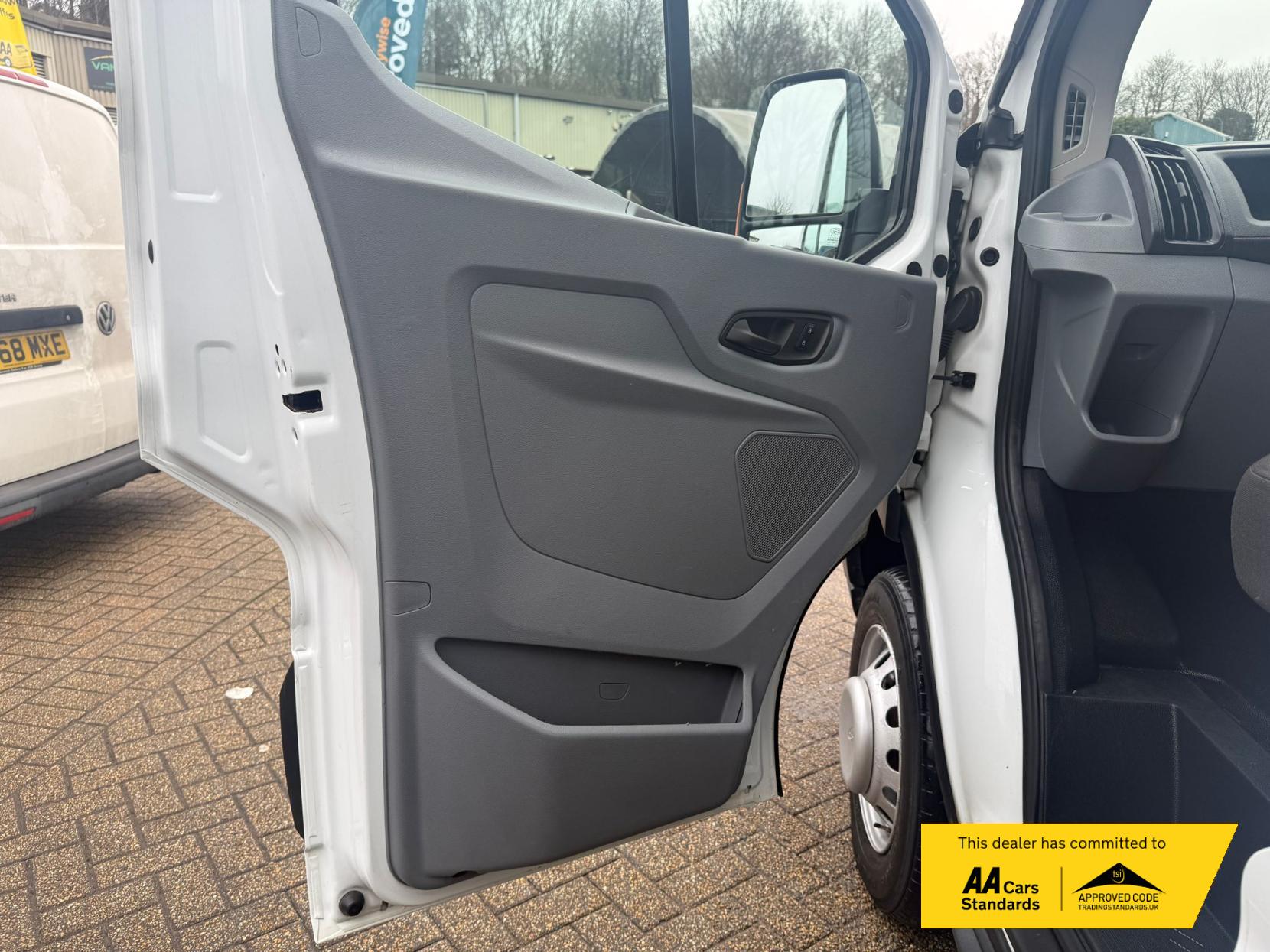 2019 Ford Transit - Thumbnail 49