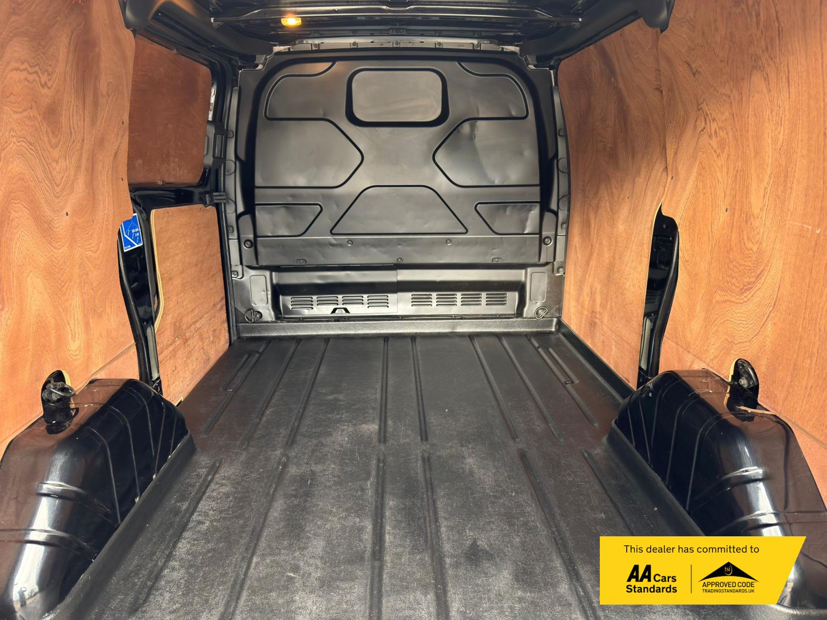 2018 Ford Transit Custom 2.0 TDCi 270 Trend Panel Van 5dr Diesel Manual L1 H1 (157 g/km, 128 bhp) - Thumbnail 18