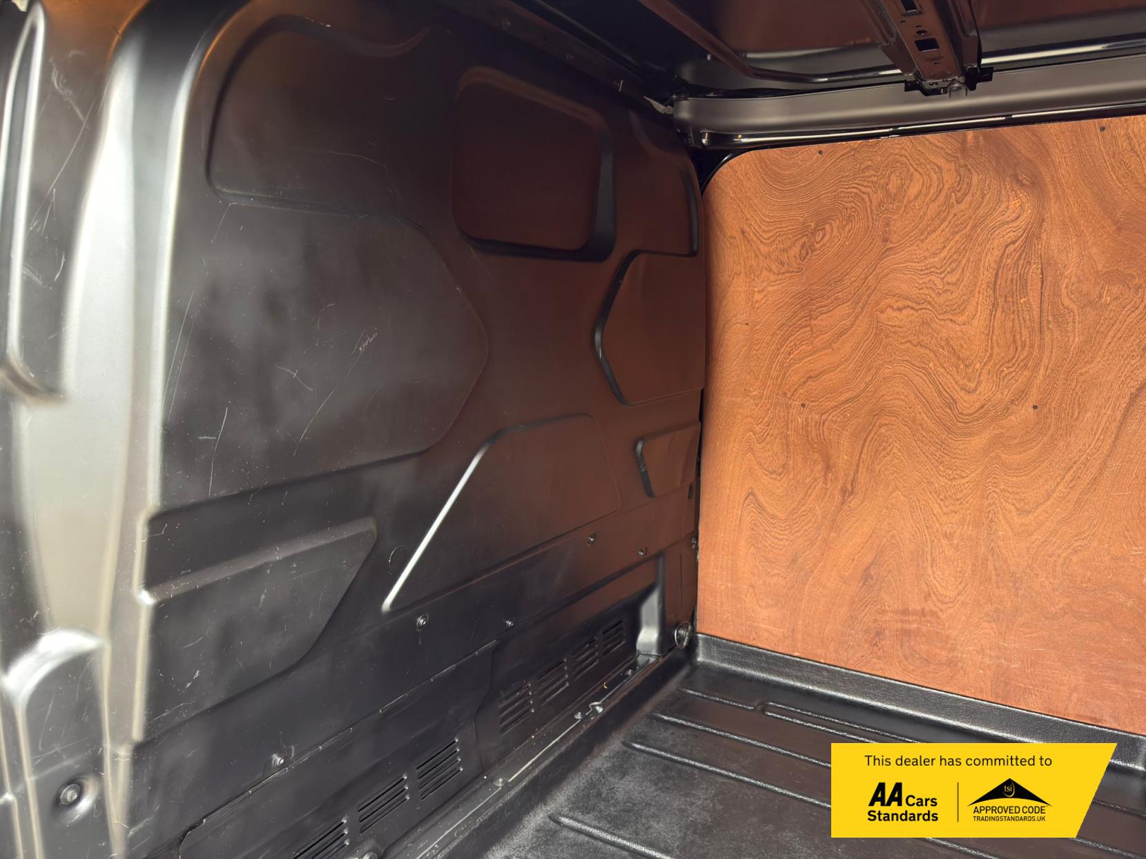 2018 Ford Transit Custom 2.0 TDCi 270 Trend Panel Van 5dr Diesel Manual L1 H1 (157 g/km, 128 bhp) - Thumbnail 20