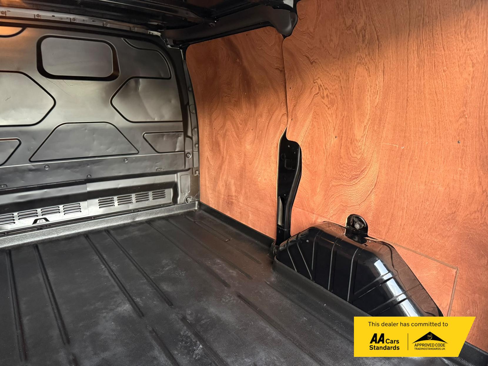 2018 Ford Transit Custom 2.0 TDCi 270 Trend Panel Van 5dr Diesel Manual L1 H1 (157 g/km, 128 bhp) - Thumbnail 50