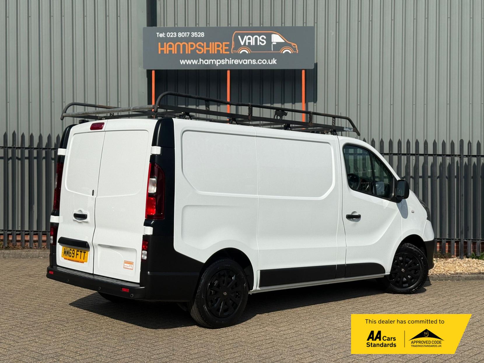 Renault Trafic 2.0 dCi ENERGY 28 Business Panel Van 5dr Diesel Manual SWB Standard Roof Euro 6 (s/s) (120 ps)