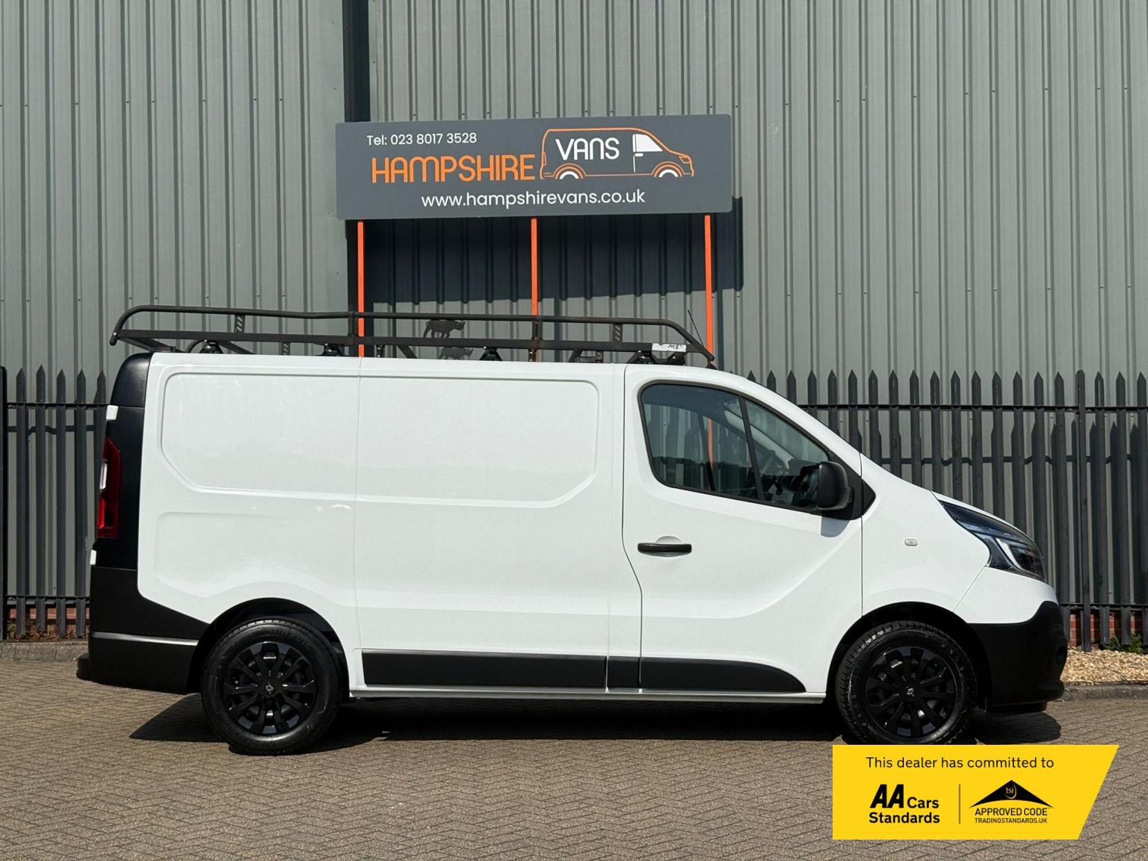 Renault Trafic 2.0 dCi ENERGY 28 Business Panel Van 5dr Diesel Manual SWB Standard Roof Euro 6 (s/s) (120 ps)
