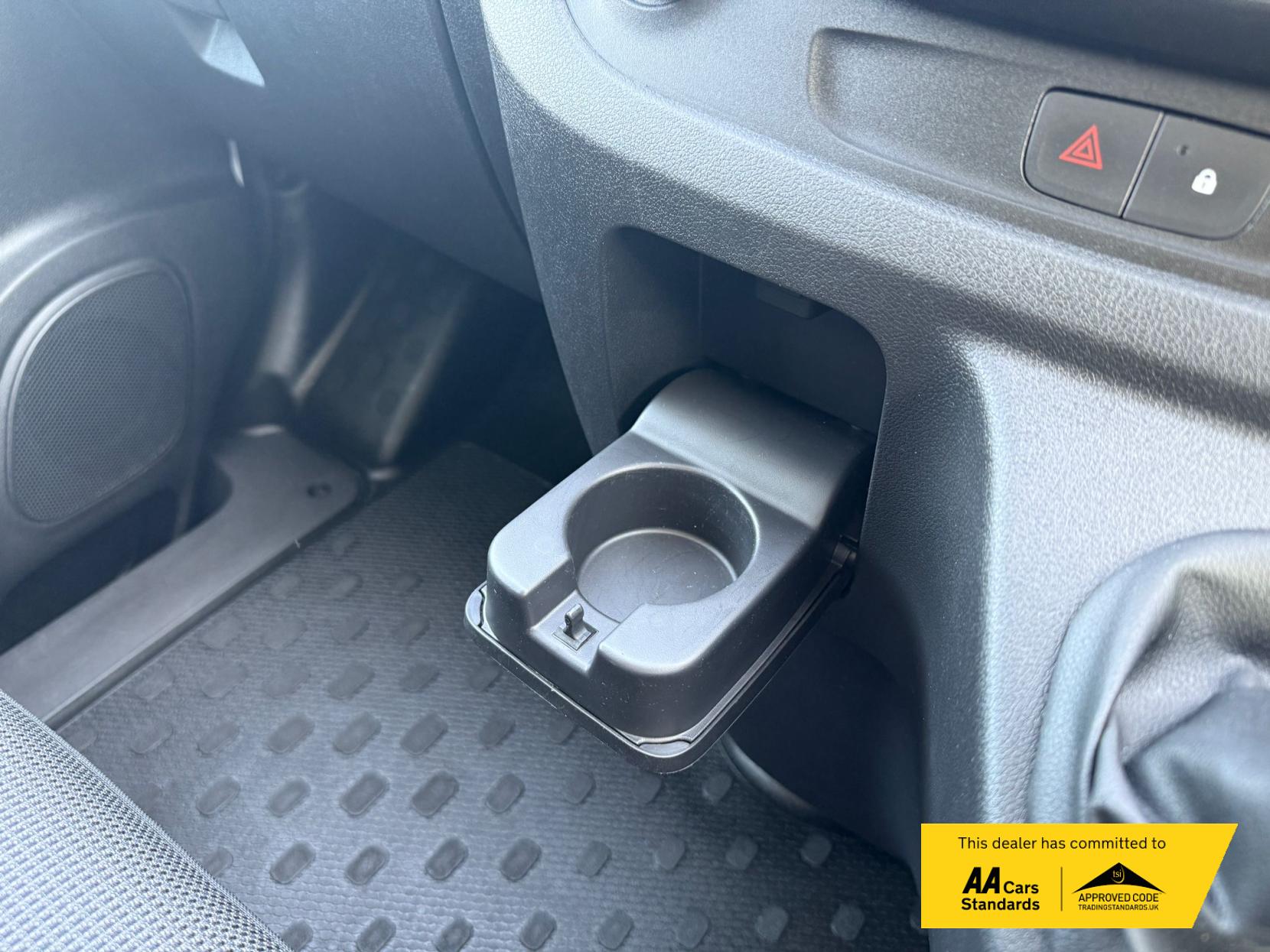 Renault Trafic 2.0 dCi ENERGY 28 Business Panel Van 5dr Diesel Manual SWB Standard Roof Euro 6 (s/s) (120 ps)