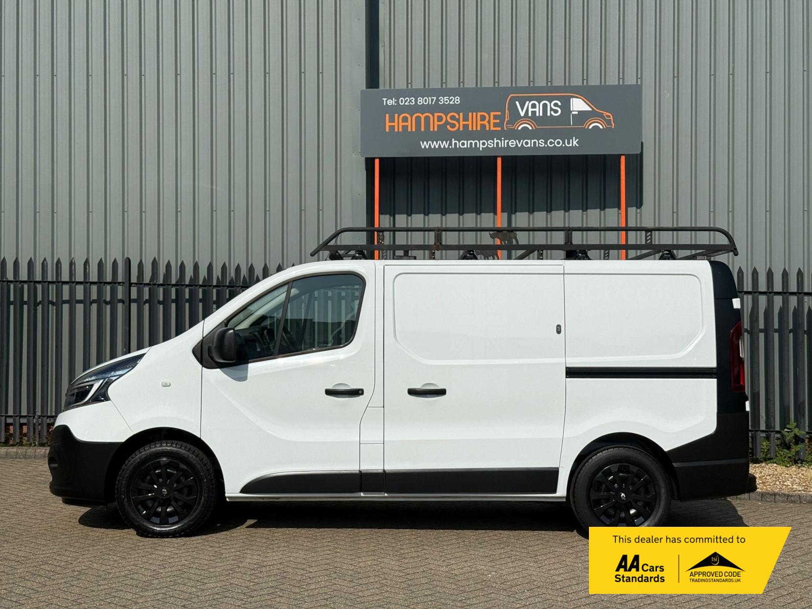 Renault Trafic 2.0 dCi ENERGY 28 Business Panel Van 5dr Diesel Manual SWB Standard Roof Euro 6 (s/s) (120 ps)