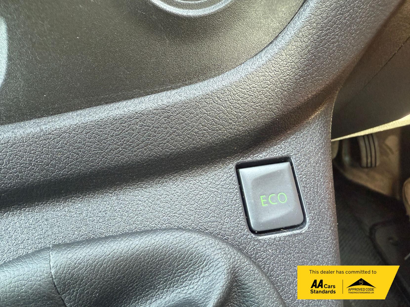 Renault Trafic 2.0 dCi ENERGY 28 Business Panel Van 5dr Diesel Manual SWB Standard Roof Euro 6 (s/s) (120 ps)