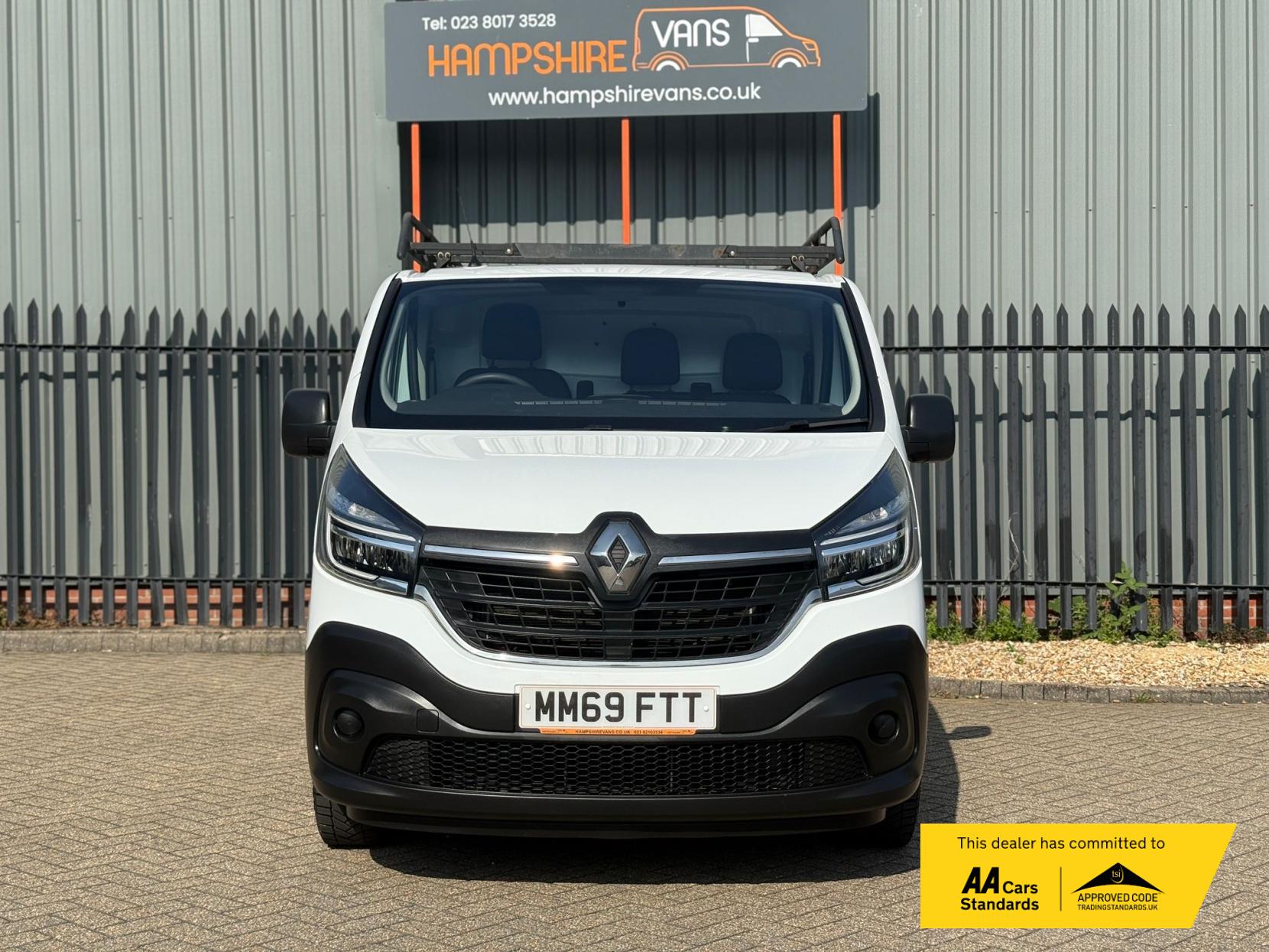 Renault Trafic 2.0 dCi ENERGY 28 Business Panel Van 5dr Diesel Manual SWB Standard Roof Euro 6 (s/s) (120 ps)