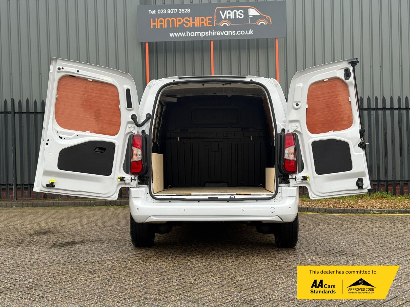 Vauxhall Combo 1.5 Turbo D 2300 Pro Panel Van 5dr Diesel Manual L1 H1 Euro 6 (s/s) (100 ps)