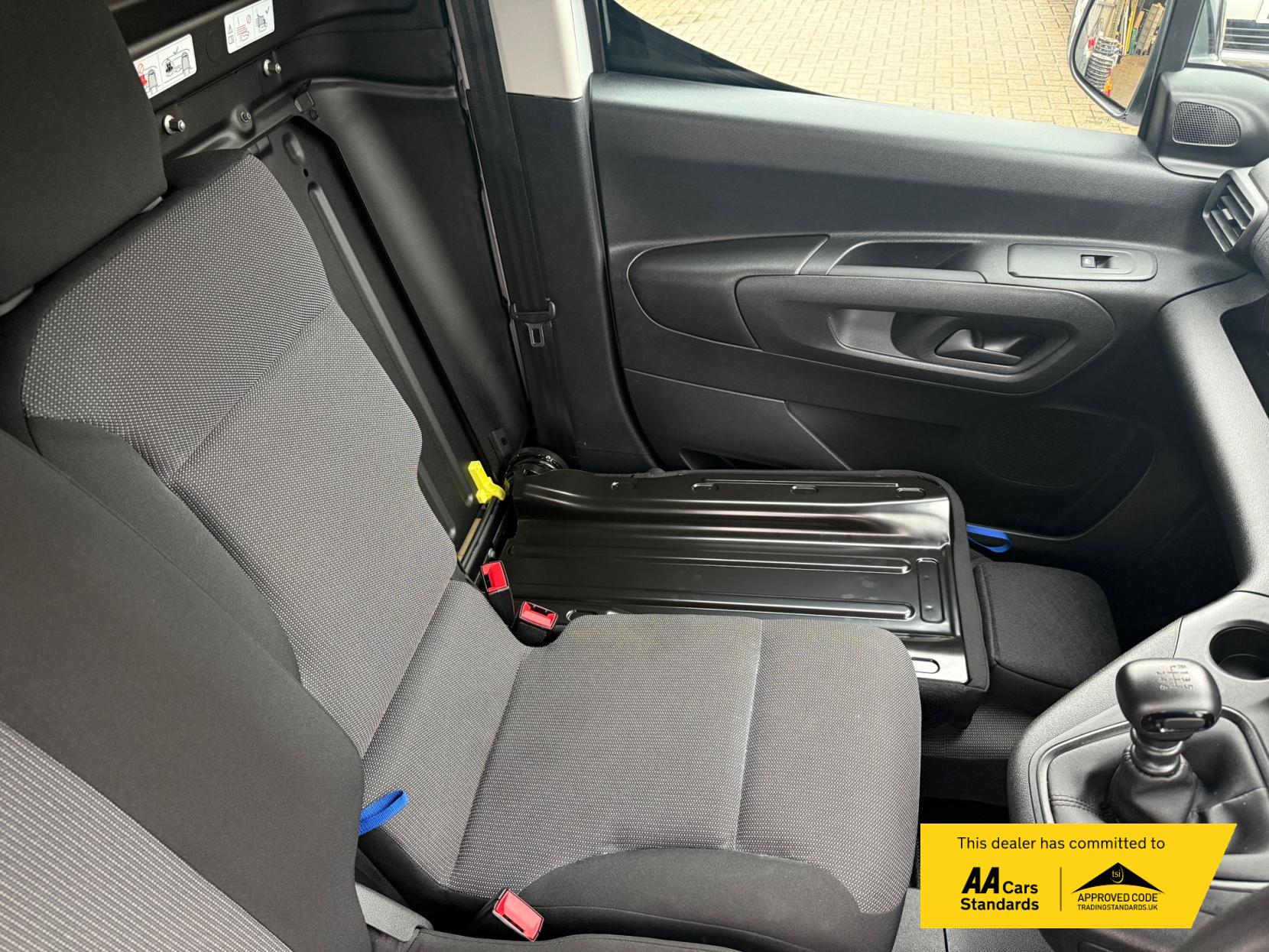 Vauxhall Combo 1.5 Turbo D 2300 Pro Panel Van 5dr Diesel Manual L1 H1 Euro 6 (s/s) (100 ps)