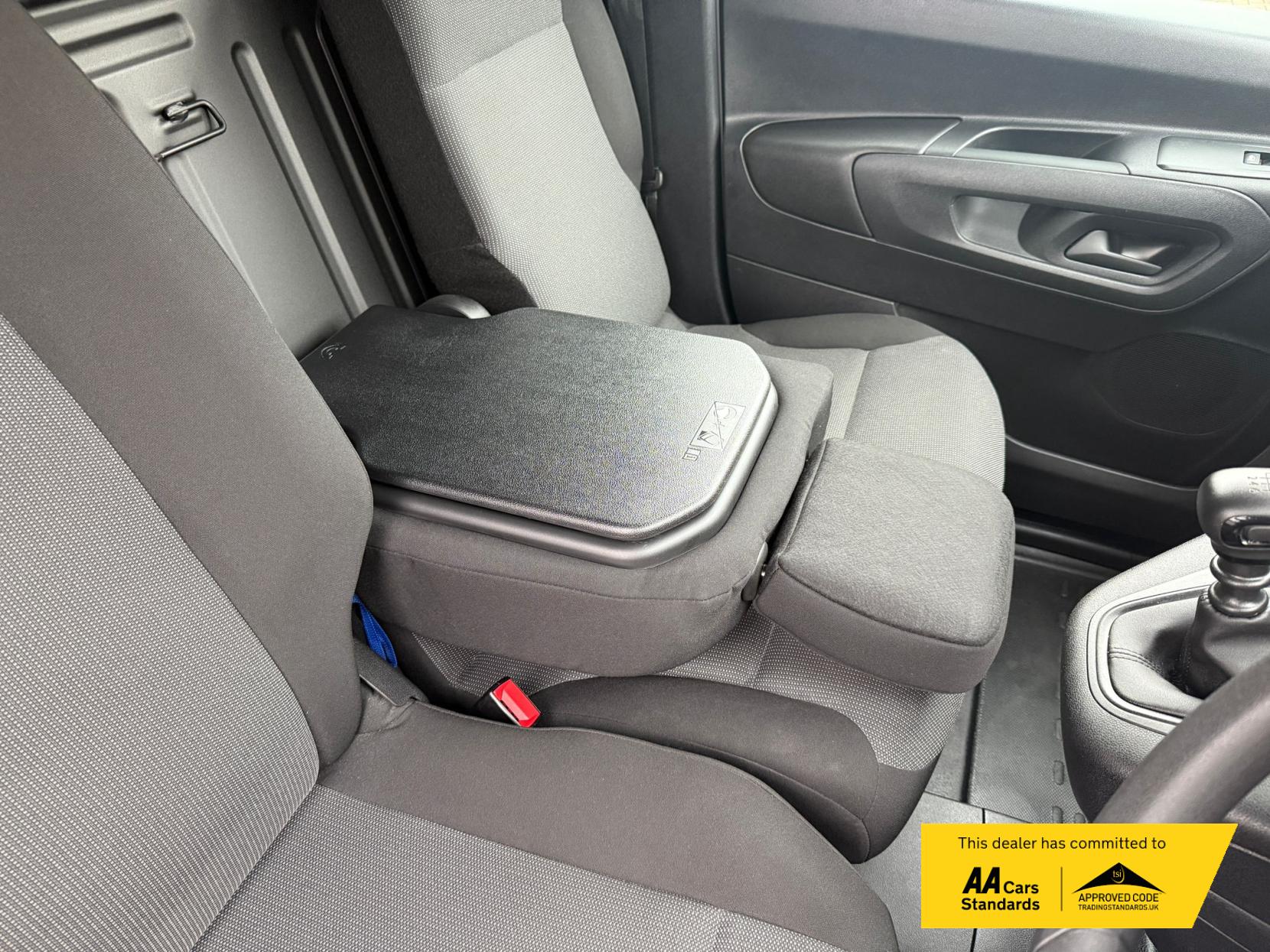 Vauxhall Combo 1.5 Turbo D 2300 Pro Panel Van 5dr Diesel Manual L1 H1 Euro 6 (s/s) (100 ps)