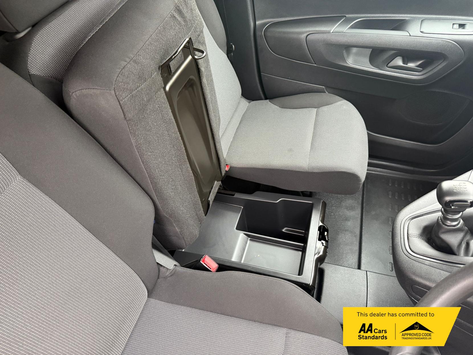 Vauxhall Combo 1.5 Turbo D 2300 Pro Panel Van 5dr Diesel Manual L1 H1 Euro 6 (s/s) (100 ps)