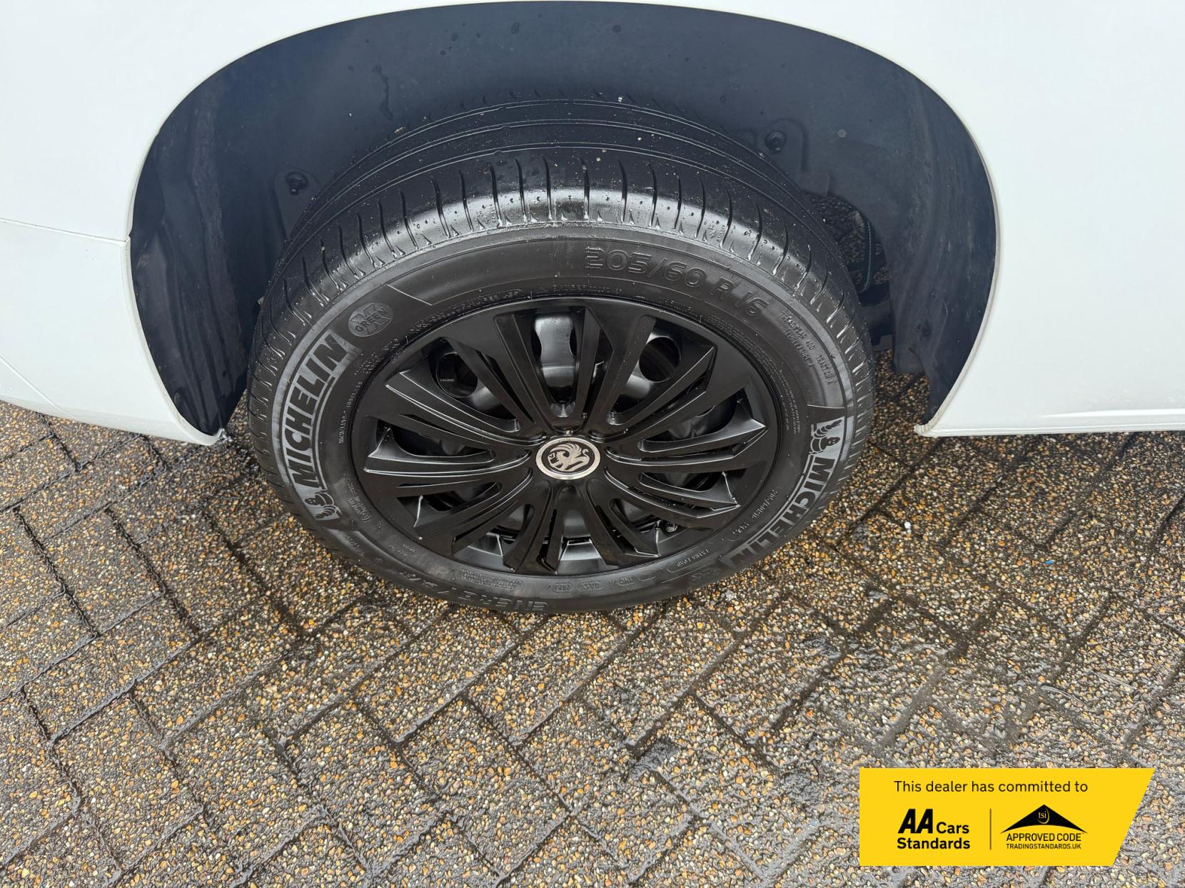 Vauxhall Combo 1.5 Turbo D 2300 Pro Panel Van 5dr Diesel Manual L1 H1 Euro 6 (s/s) (100 ps)