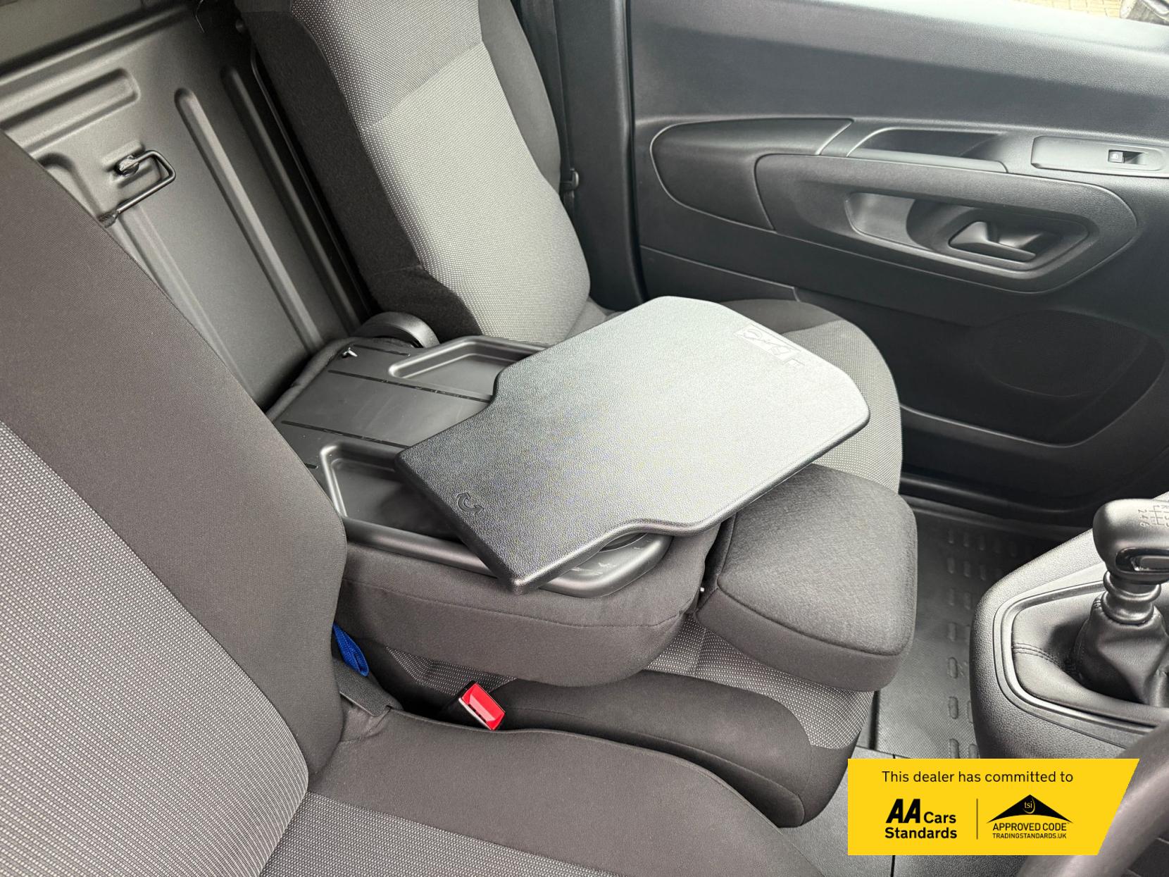 Vauxhall Combo 1.5 Turbo D 2300 Pro Panel Van 5dr Diesel Manual L1 H1 Euro 6 (s/s) (100 ps)