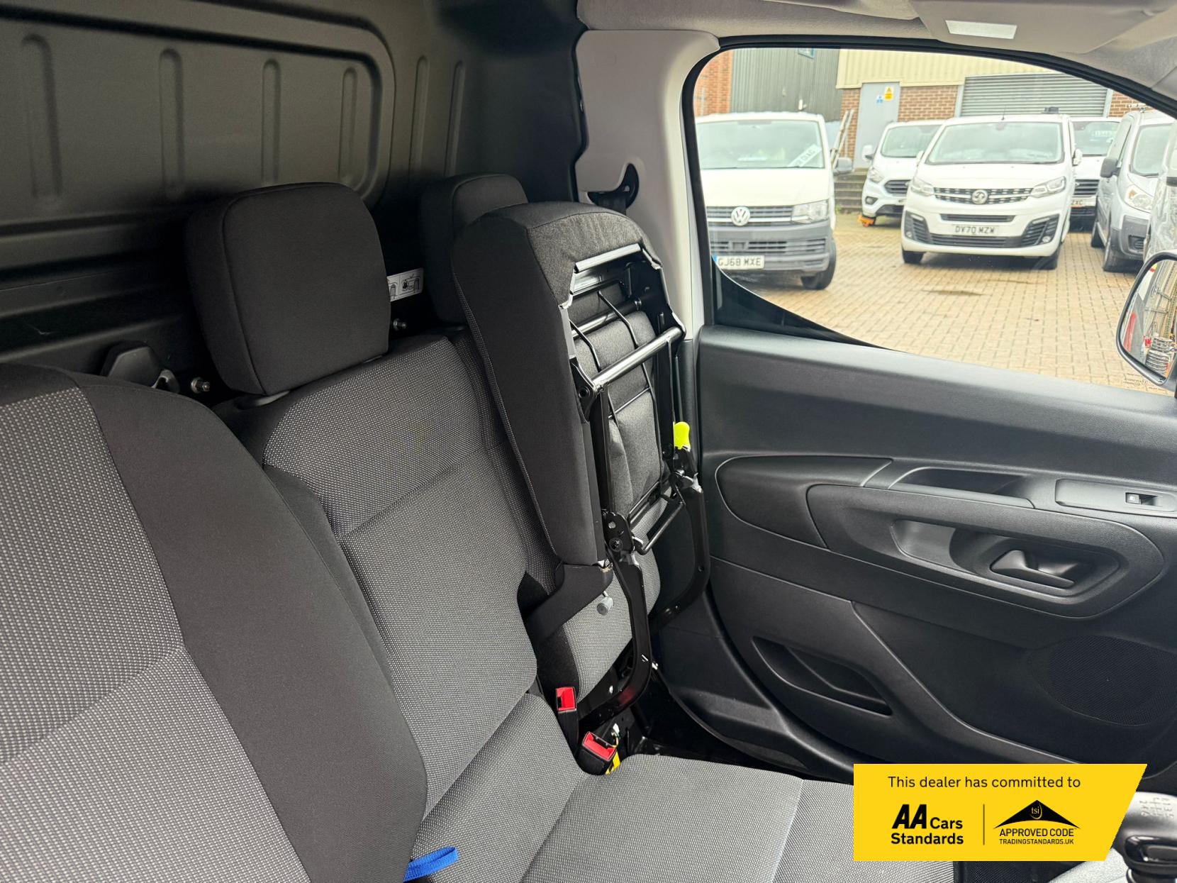 Vauxhall Combo 1.5 Turbo D 2300 Pro Panel Van 5dr Diesel Manual L1 H1 Euro 6 (s/s) (100 ps)