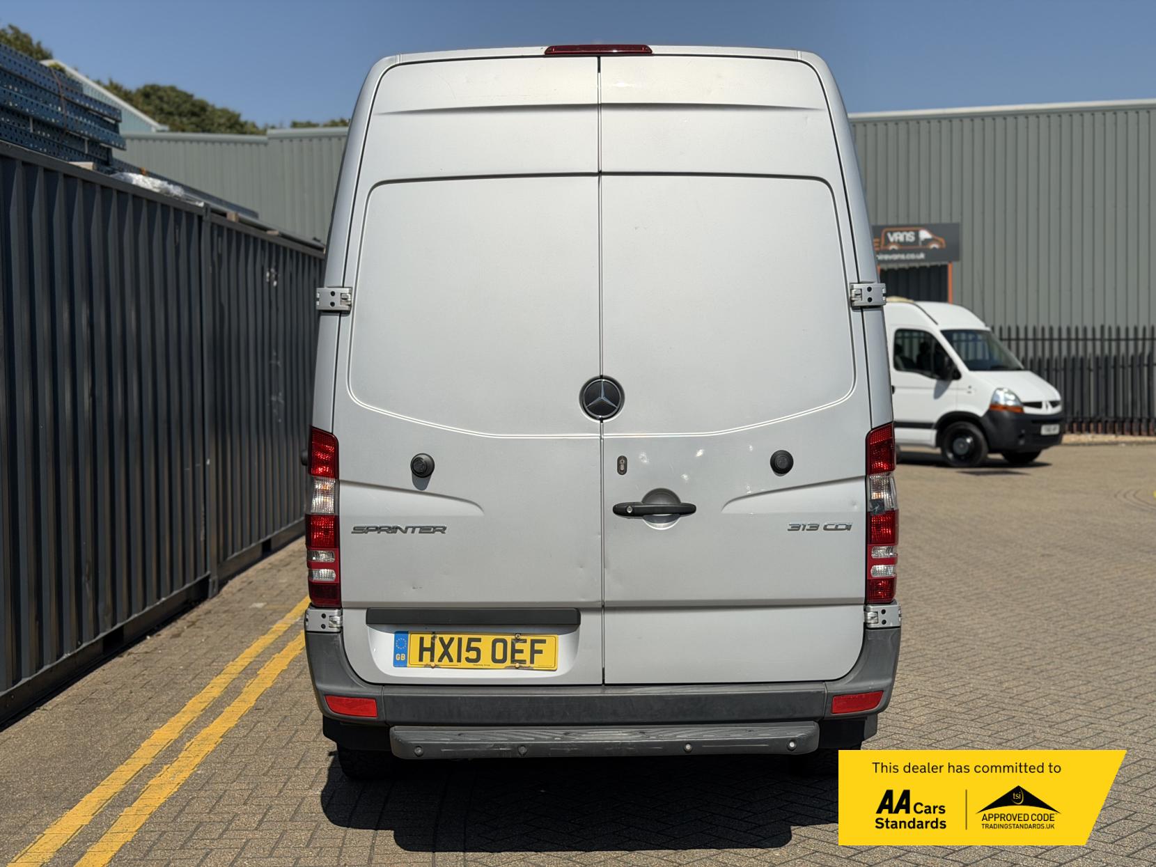 2015 Mercedes-Benz Sprinter 2.1 313 CDi Panel Van 4dr Diesel Manual RWD L2 (129 bhp) - Thumbnail 3