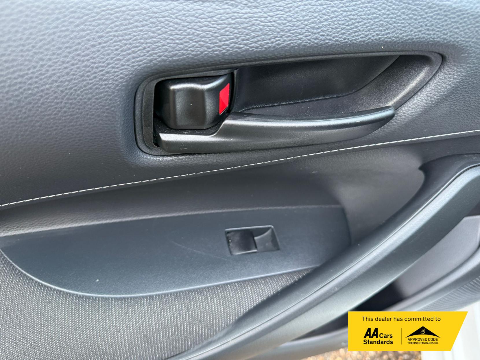 Toyota Corolla 1.8 VVT-h Car Derived Van 5dr Petrol Hybrid CVT Euro 6 (s/s) (140 ps)