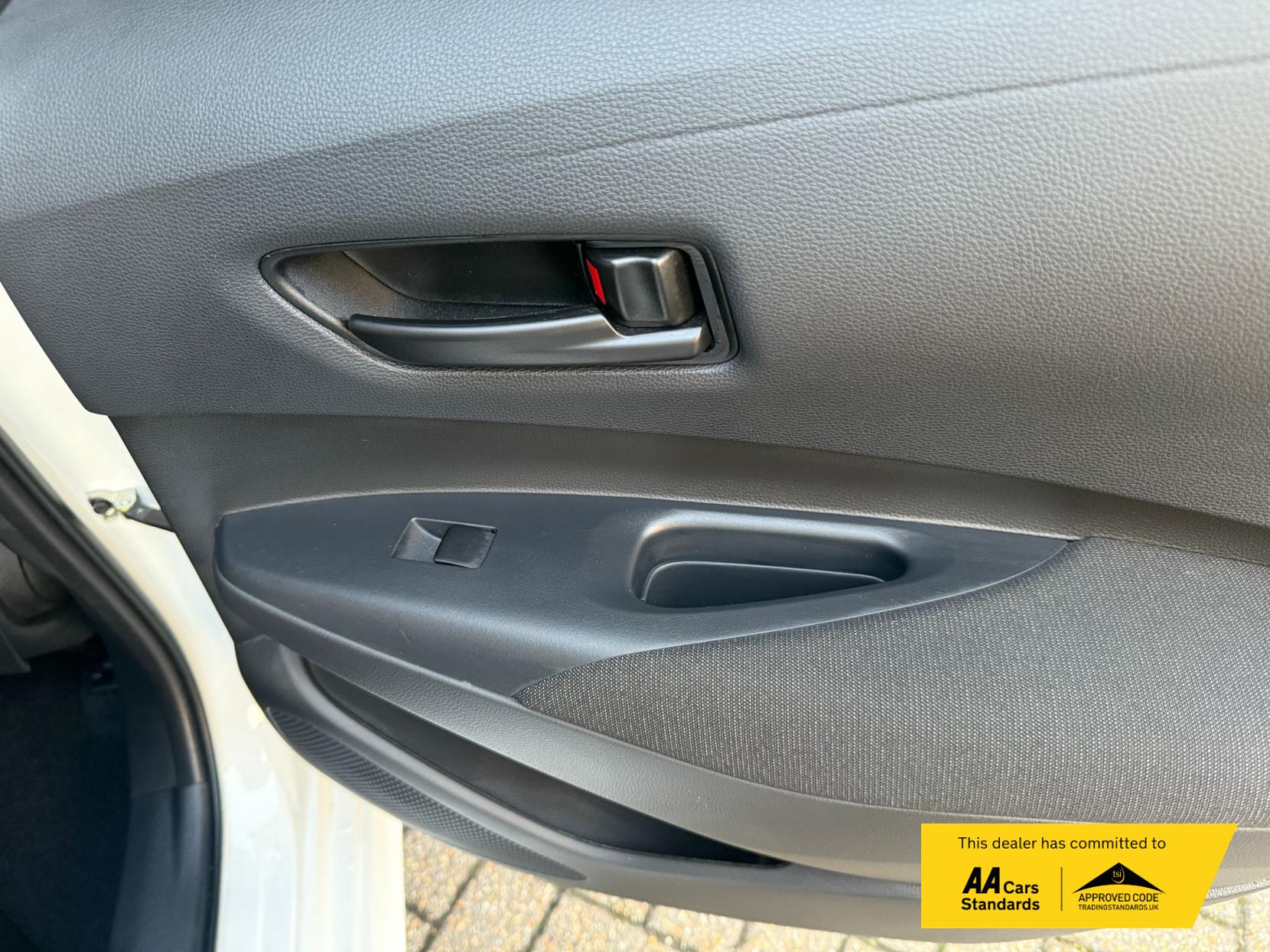 Toyota Corolla 1.8 VVT-h Car Derived Van 5dr Petrol Hybrid CVT Euro 6 (s/s) (140 ps)