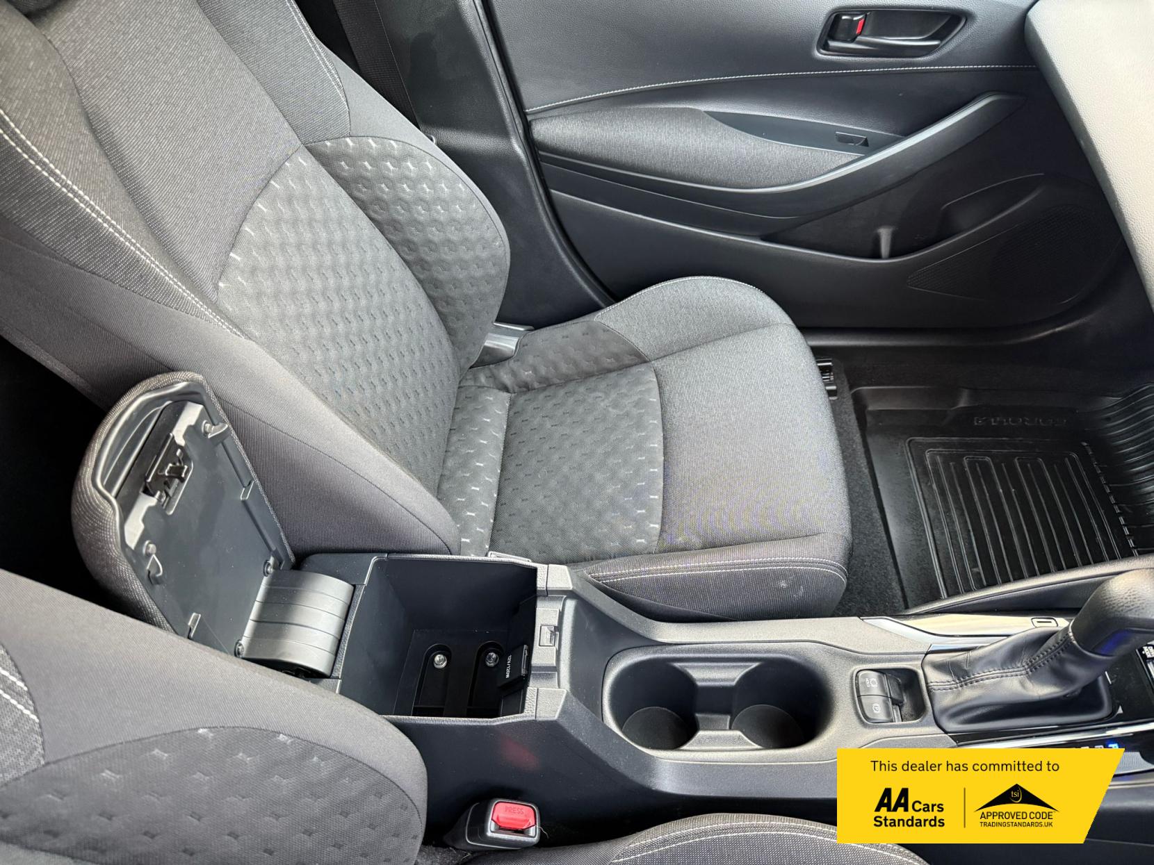 Toyota Corolla 1.8 VVT-h Car Derived Van 5dr Petrol Hybrid CVT Euro 6 (s/s) (140 ps)