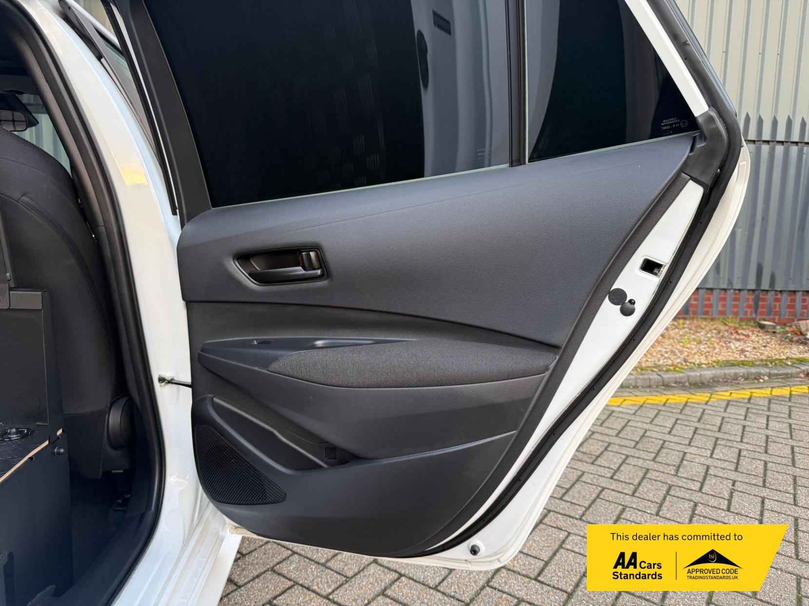 Toyota Corolla 1.8 VVT-h Car Derived Van 5dr Petrol Hybrid CVT Euro 6 (s/s) (140 ps)