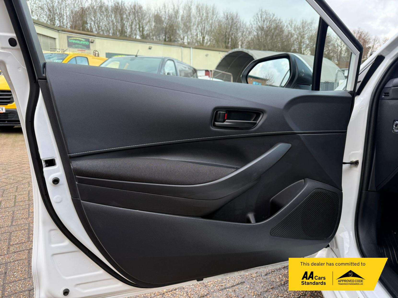 Toyota Corolla 1.8 VVT-h Car Derived Van 5dr Petrol Hybrid CVT Euro 6 (s/s) (140 ps)